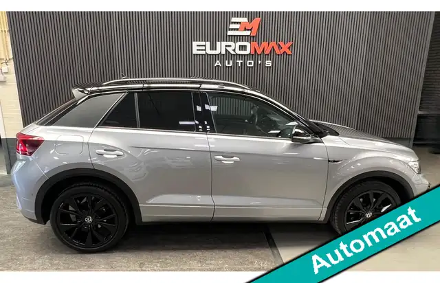 Volkswagen T-Roc view 16