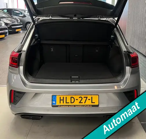 Volkswagen T-Roc view 13