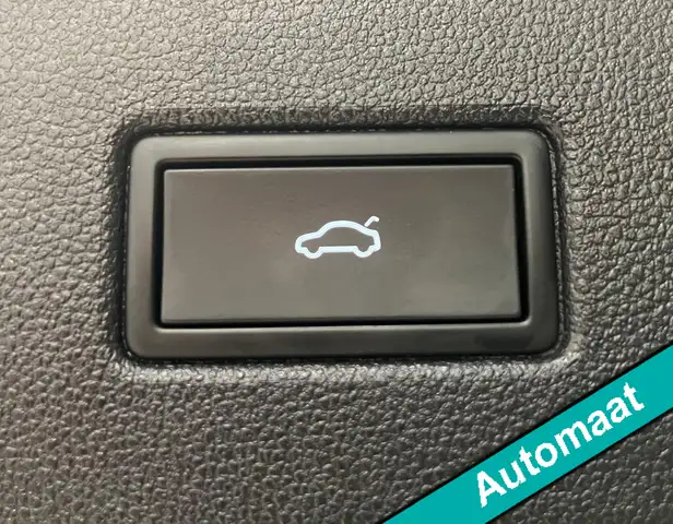 Volkswagen T-Roc view 14