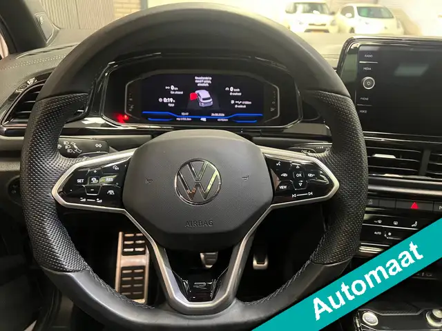 Volkswagen T-Roc view 20