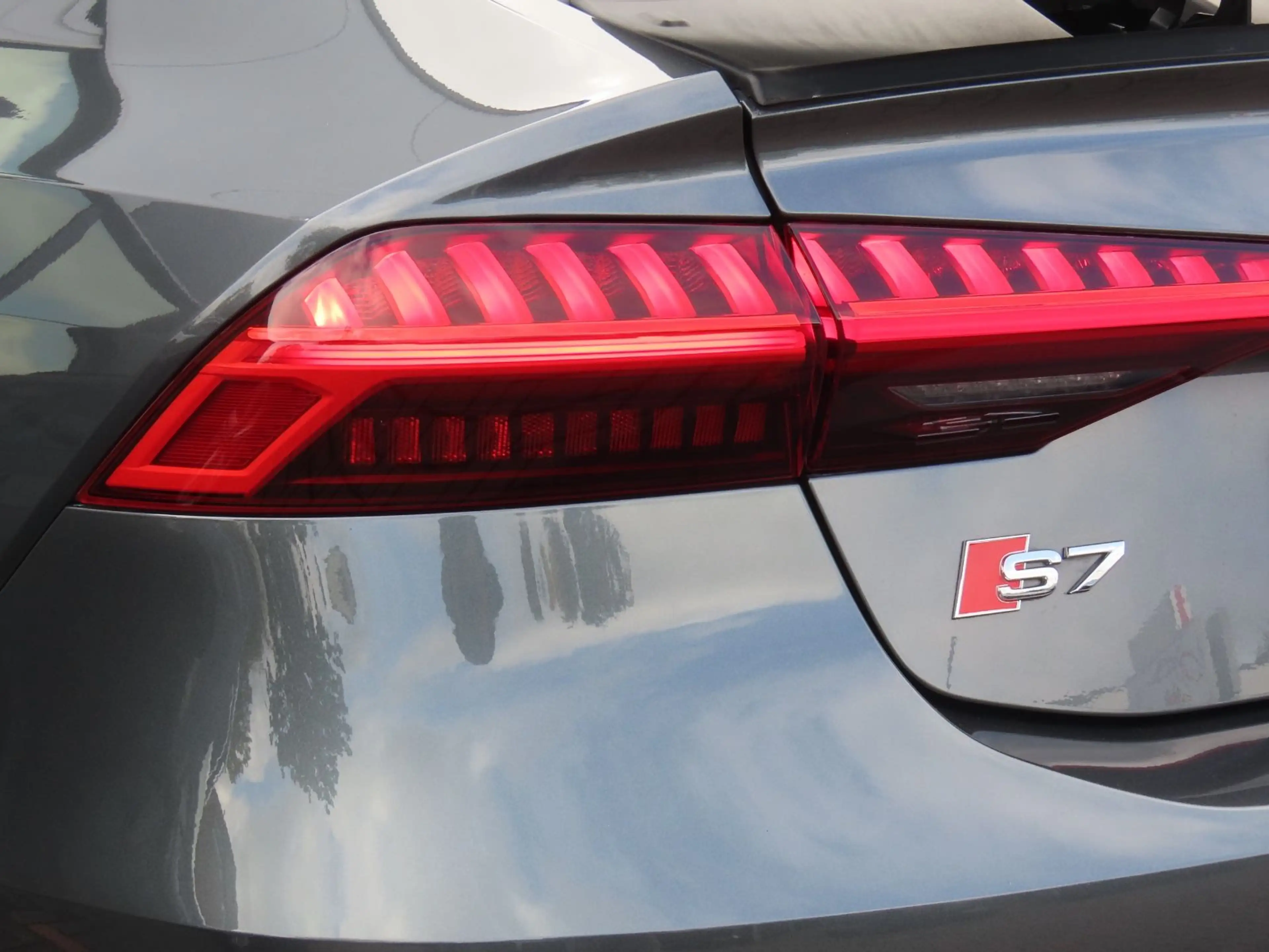 Audi S7 Sportback 3.0 TDI quattro Allradlenkung ACC — photo 9