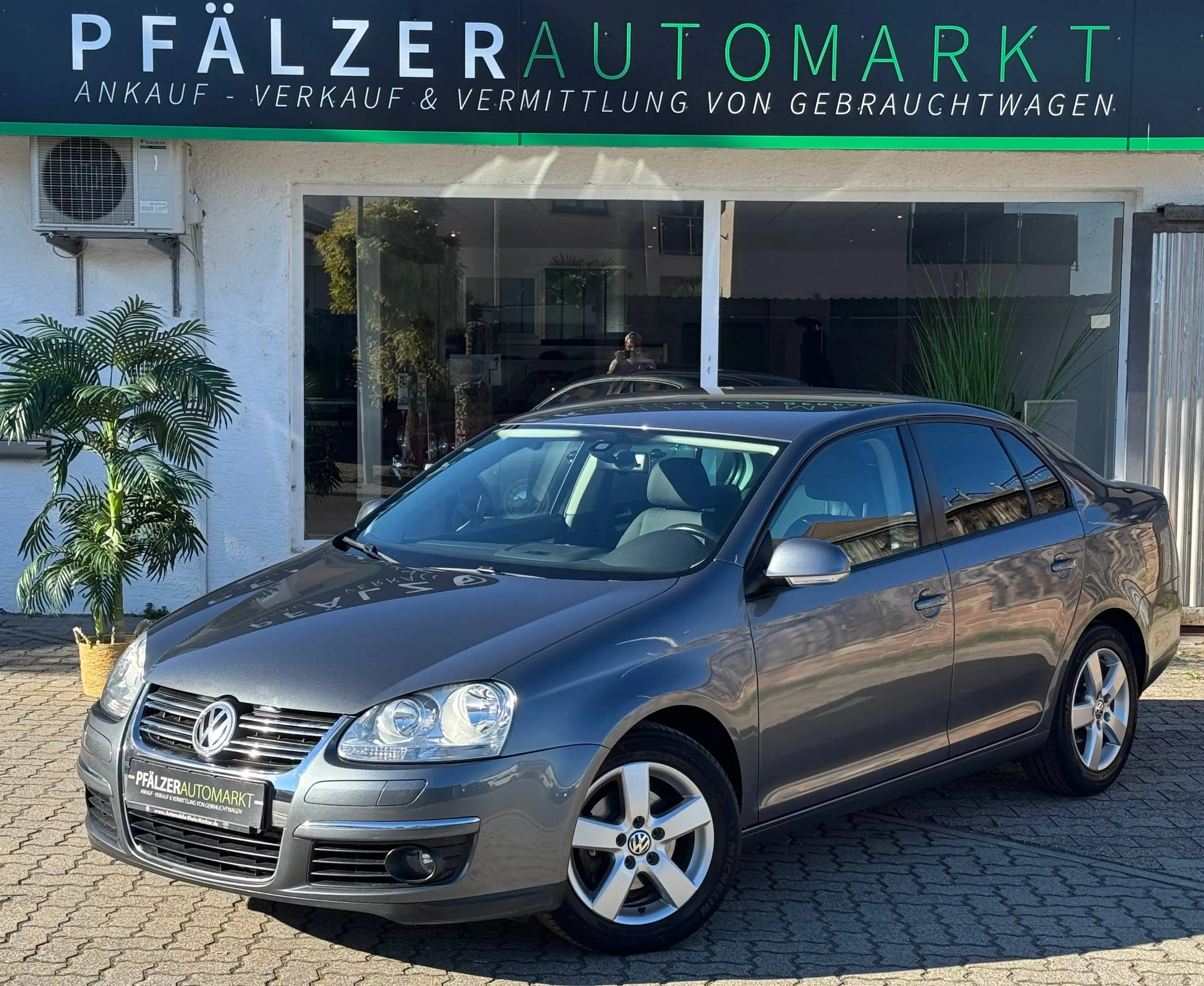 Volkswagen Jetta 1.9 TDI 1.Hand 97.500 km PDC NAVI Sitzheizung — photo 2