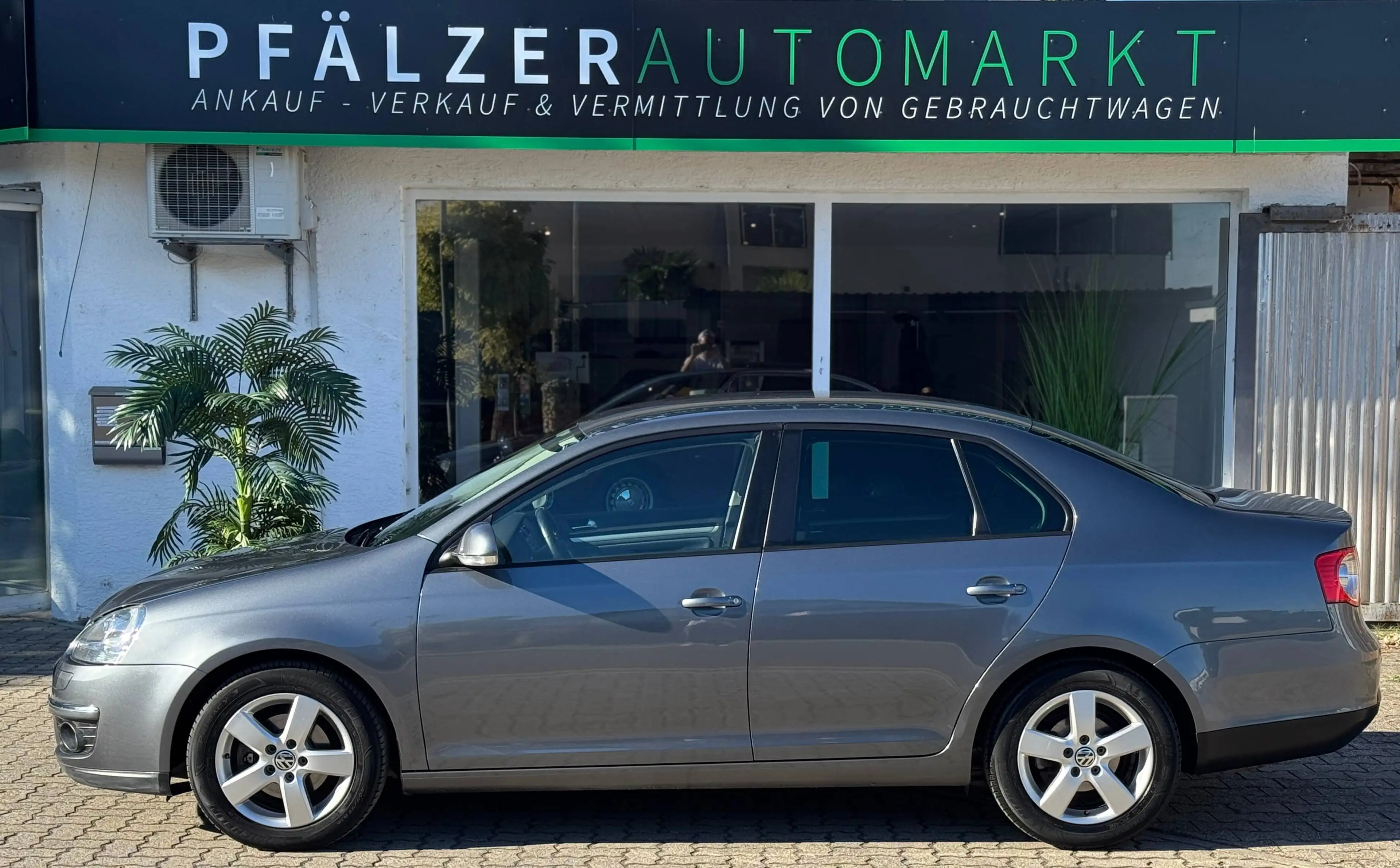 Volkswagen Jetta 1.9 TDI 1.Hand 97.500 km PDC NAVI Sitzheizung — photo 5