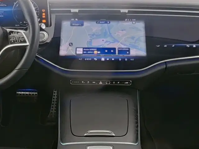 Mercedes-Benz E-Class view 8