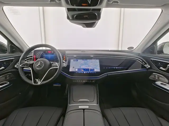 Mercedes-Benz E-Class view 6