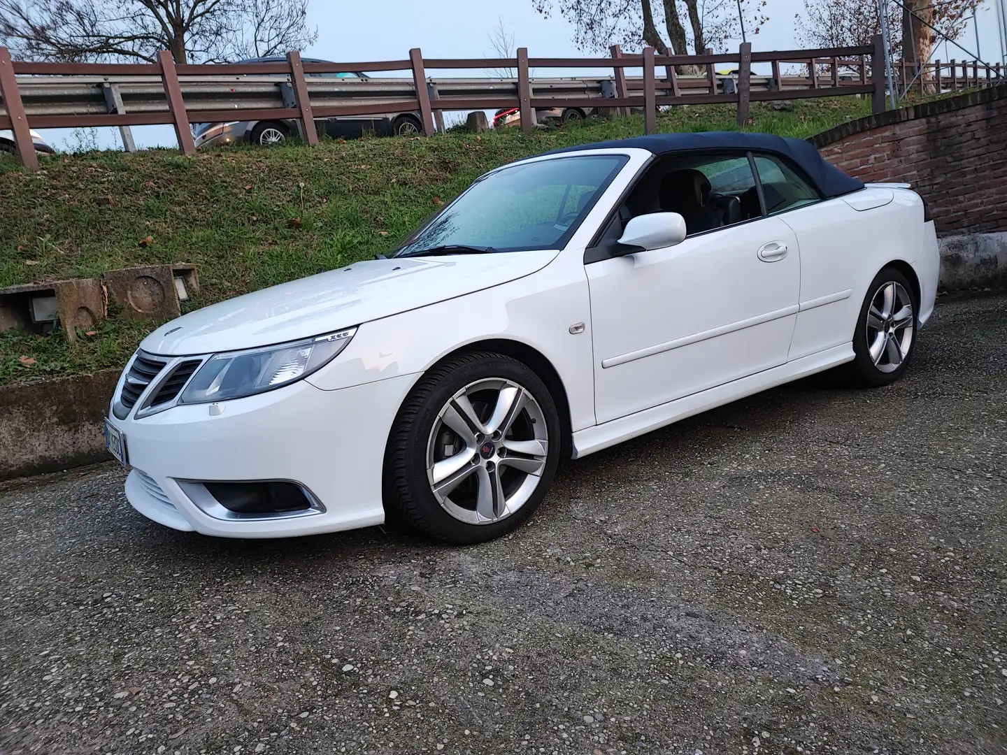 Saab 9-3 Cabriolet 1.9 ttid Aero KM 102.000 Weiß - 2