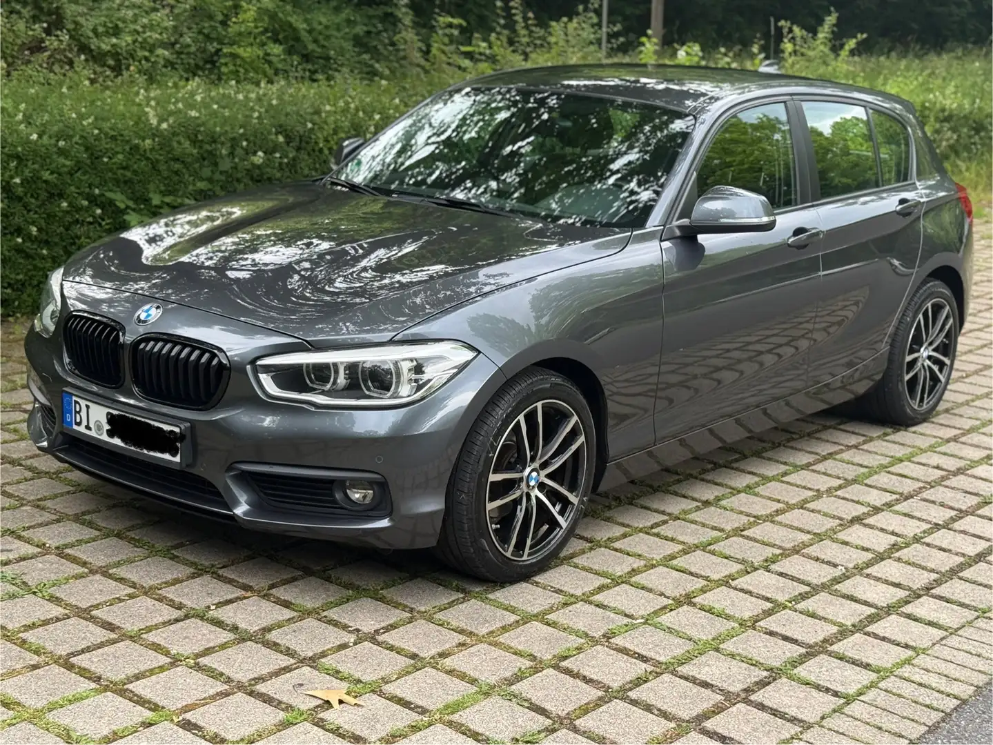 BMW 116 116 i Advantage Grau - 1