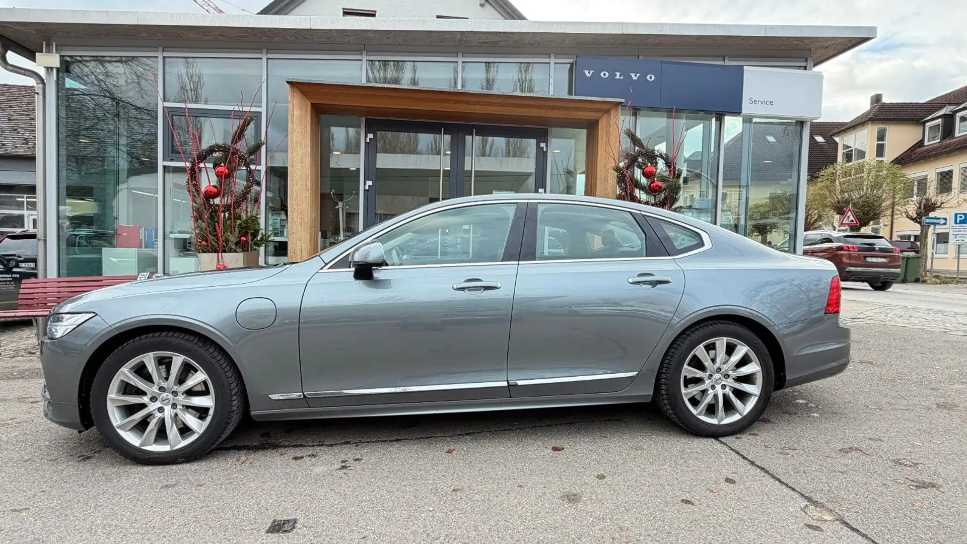 Volvo S90 T8 Inscription Plug-In Hybrid AWD/AHK/++ Grau - 2