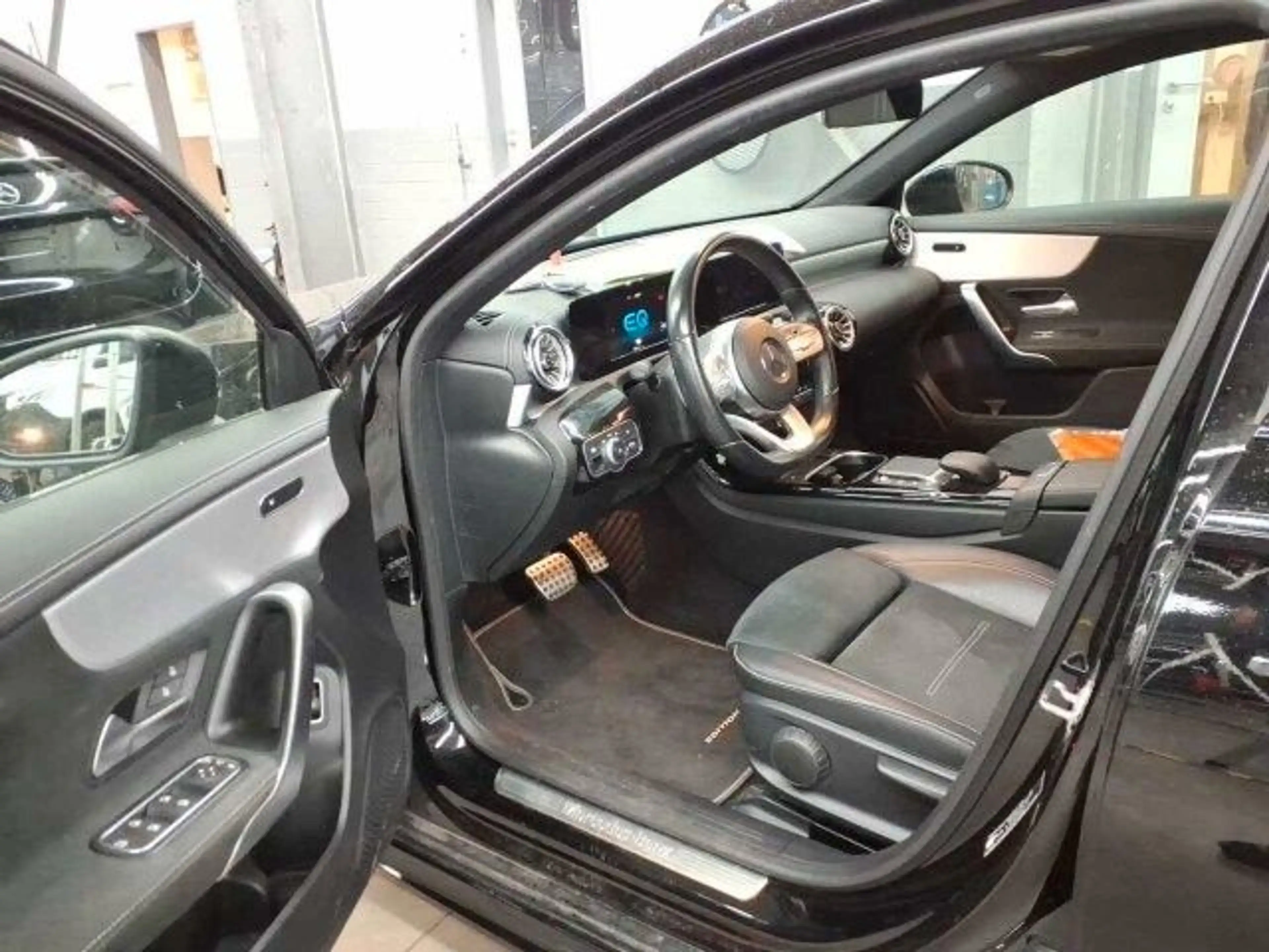 Mercedes-Benz A 250 e Limo AMG Line KAM*WIDE*LED*AMBIENTE*U-FRE — photo 3