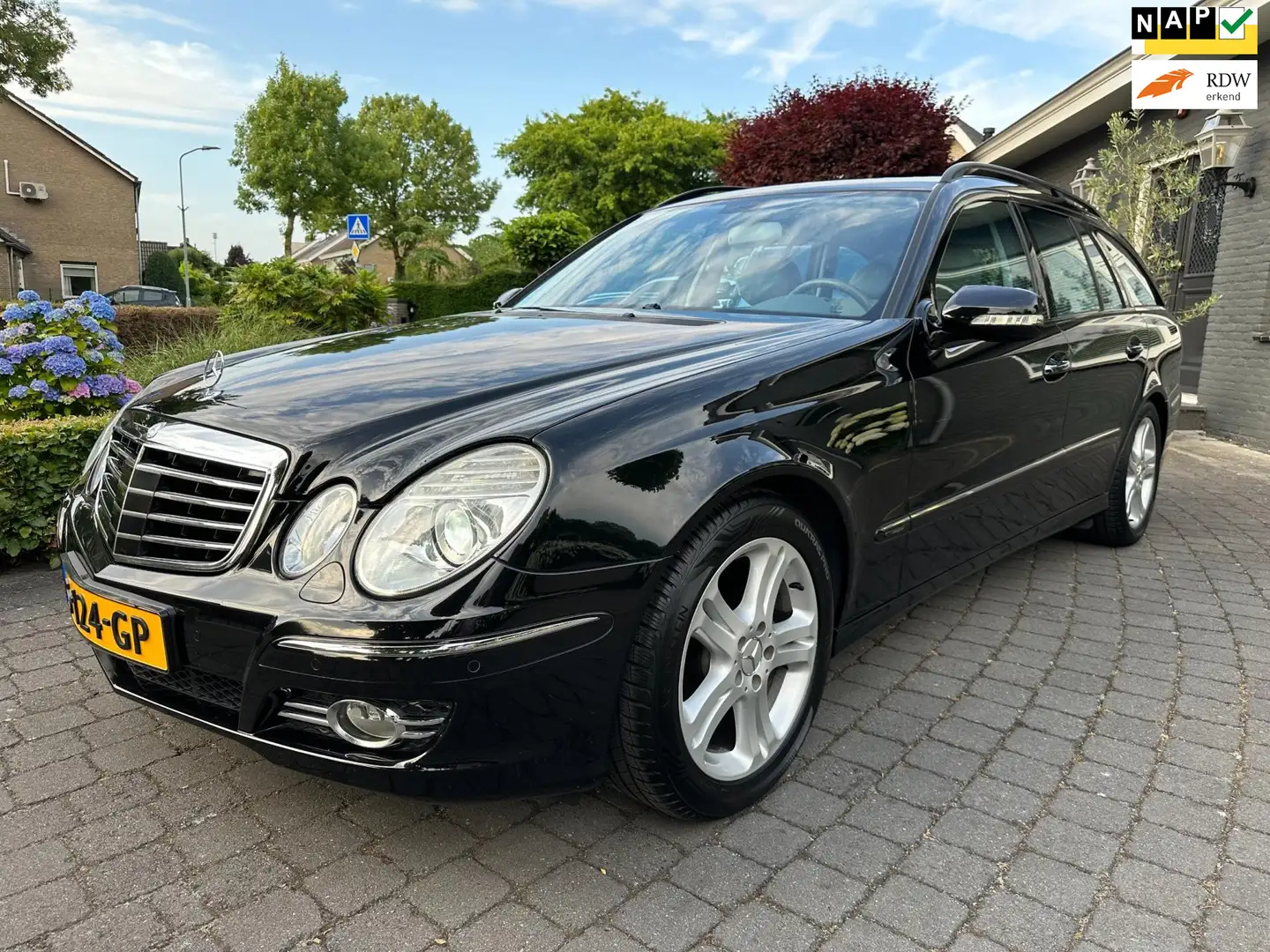 Mercedes-Benz E 280 Estate Avantgarde, Youngtimer, Unieke staat! Zwart - 1