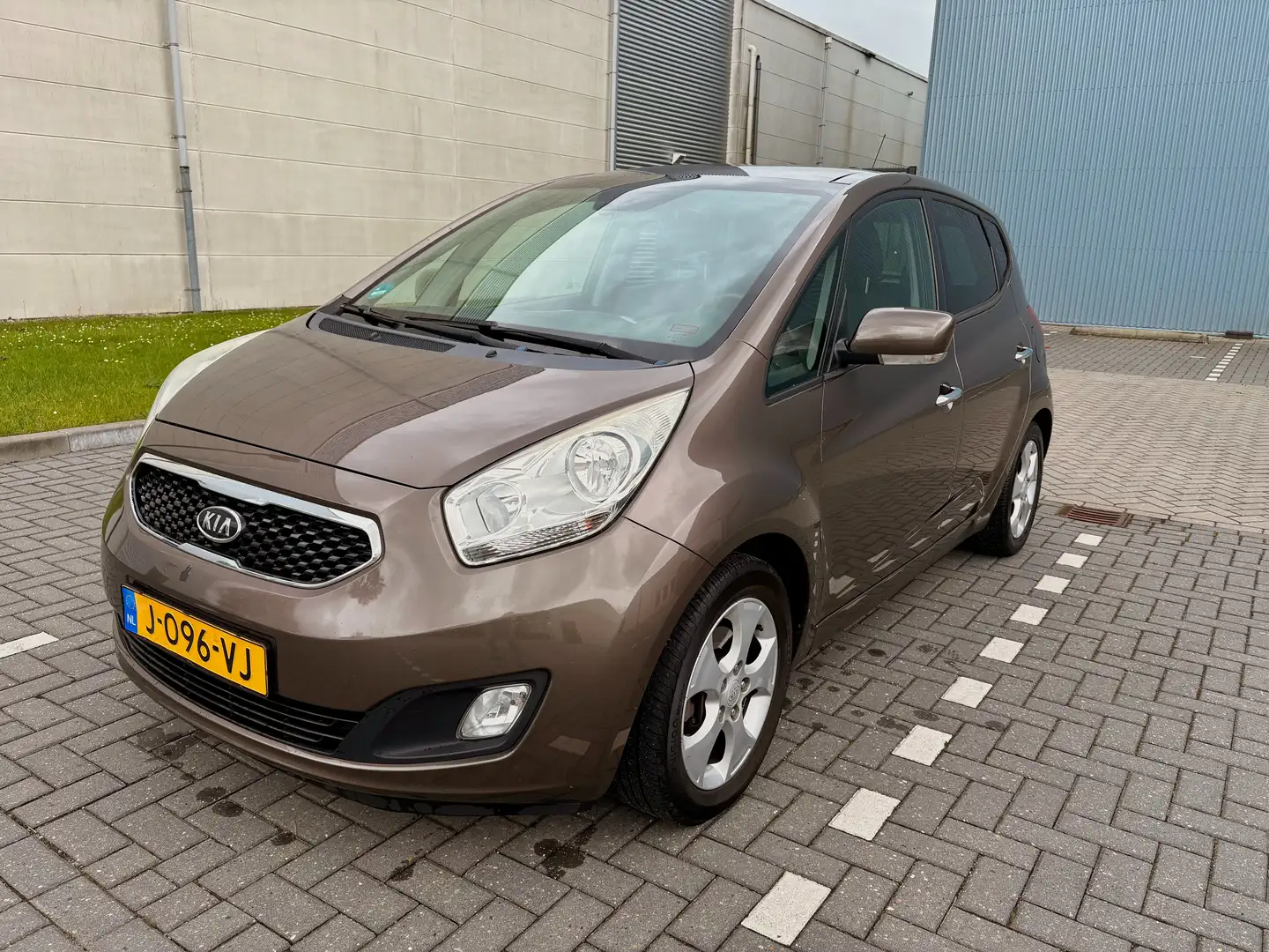 Kia Venga Venga 1.6 CVVT World CupEd Marrón - 2