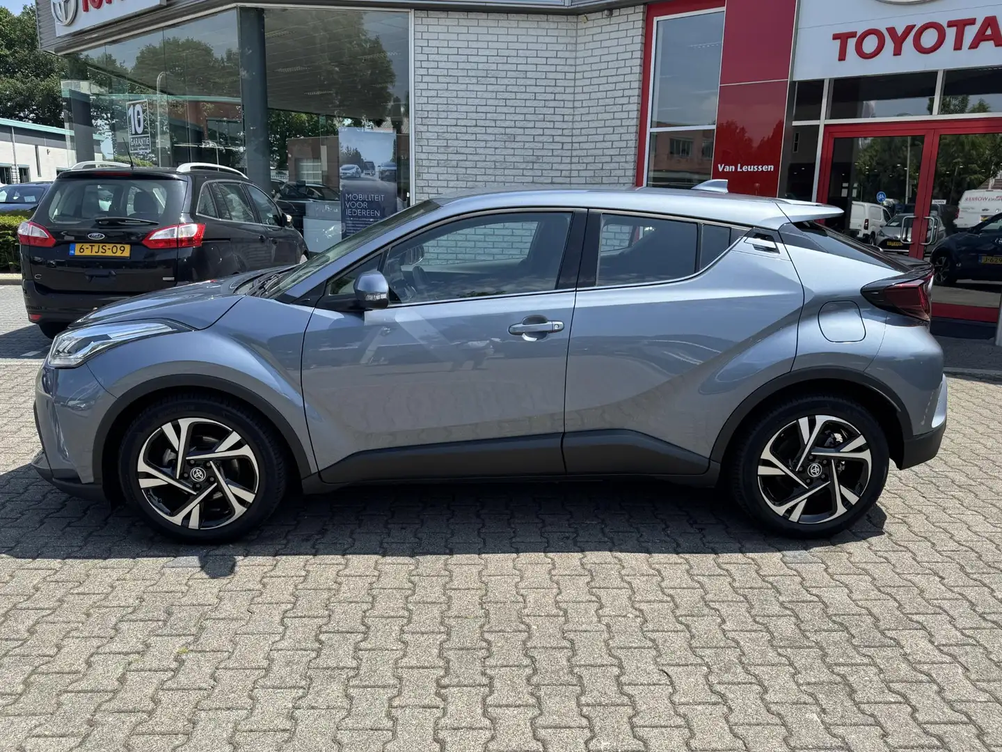Toyota C-HR 1.8 HYBRID DYNAMIC BLIND-SPOT APPLE/ANDROID KEYLES Grijs - 2