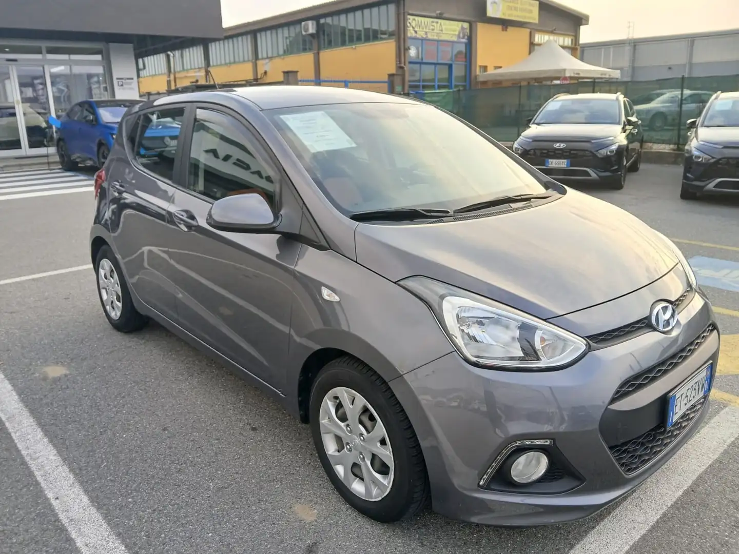 Hyundai i10 1.0 Classic Gris - 1