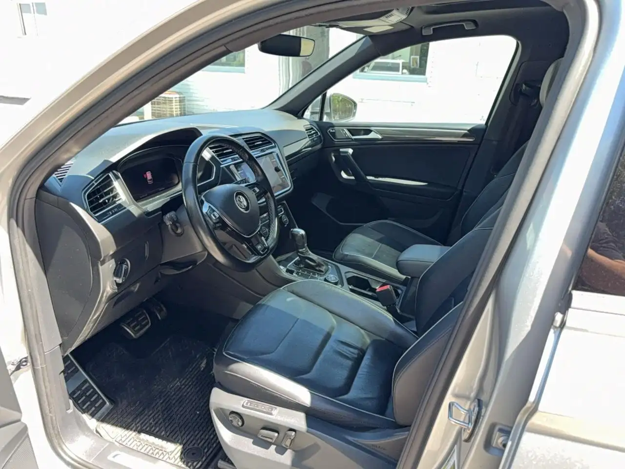 Volkswagen Tiguan снимка Volkswagen Tiguan