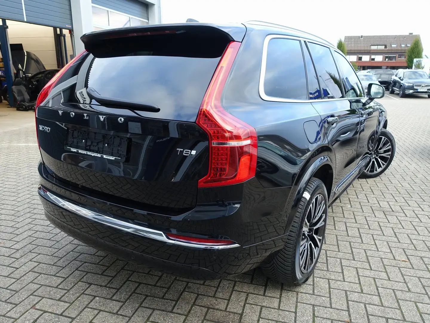 Volvo XC90 Plus T8 AWD Plug-in Hybrid/Pano/H&K/360° Schwarz - 2