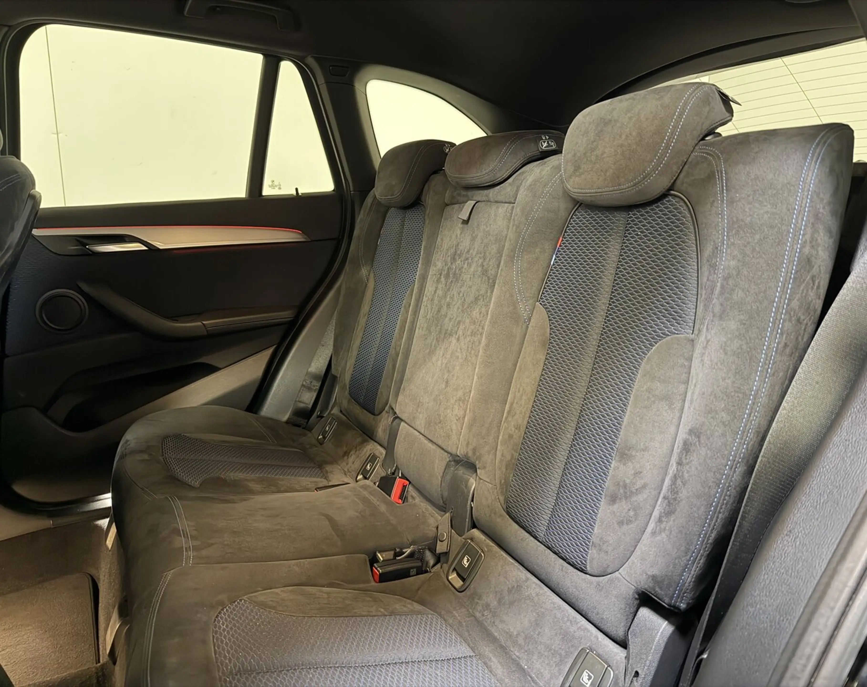 BMW X1 sDrive 18i Benzine Autom. - M Pack - Topstaat! — photo 10