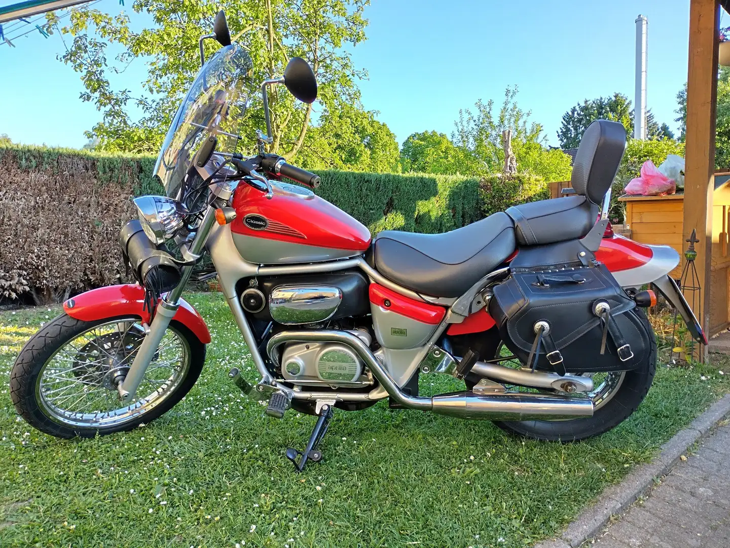 Aprilia Classic 125 Rood - 1