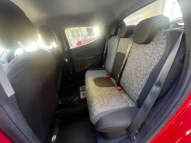 Lancia Ypsilon view 11