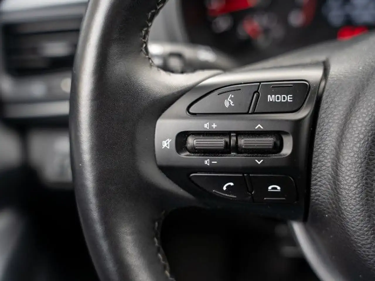 Kia Rio 1,2l 84PS Bluetooth Navi Klima Einparkhilfe 17