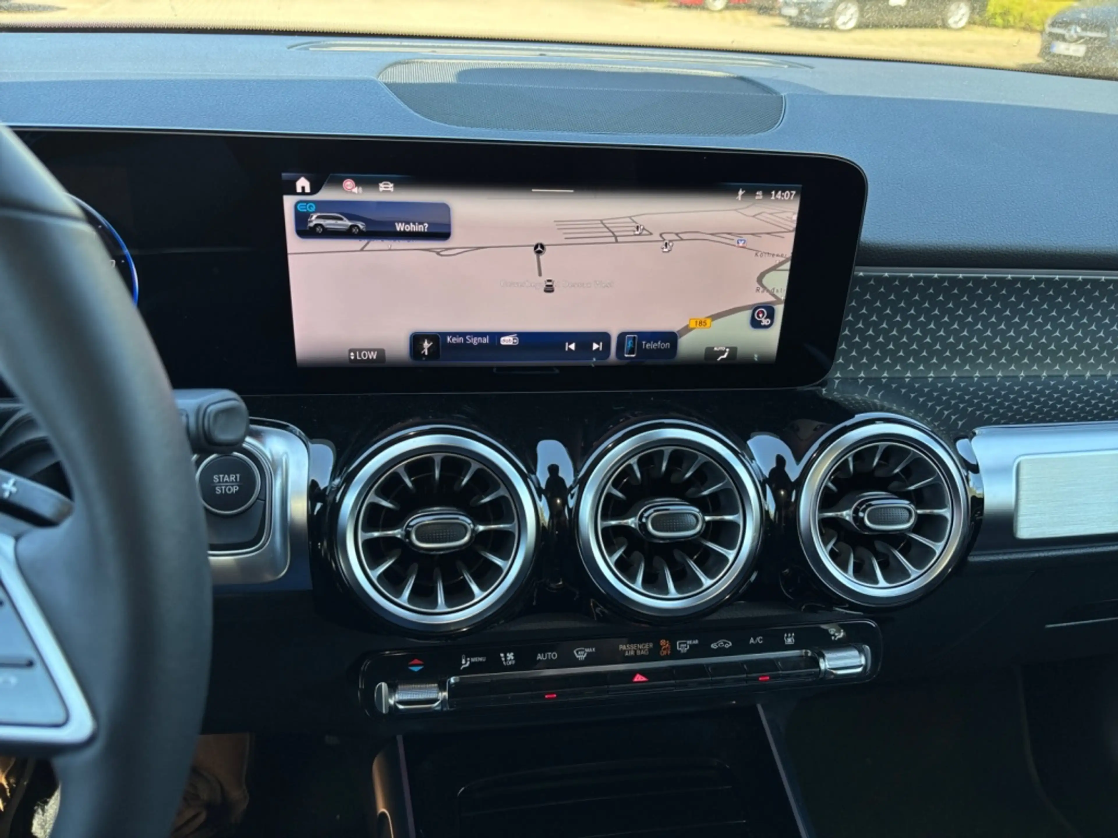 Mercedes-Benz EQB 300 4MATIC Progressive*Panoramadach — photo 11