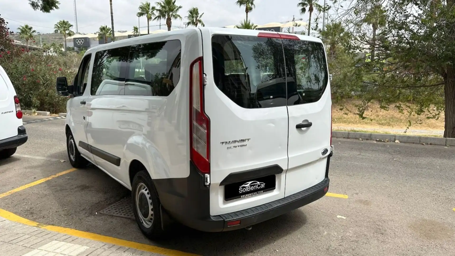 Ford Transit Custom FT 300 L1 Van DCb. Ambiente 105 Blanco - 2