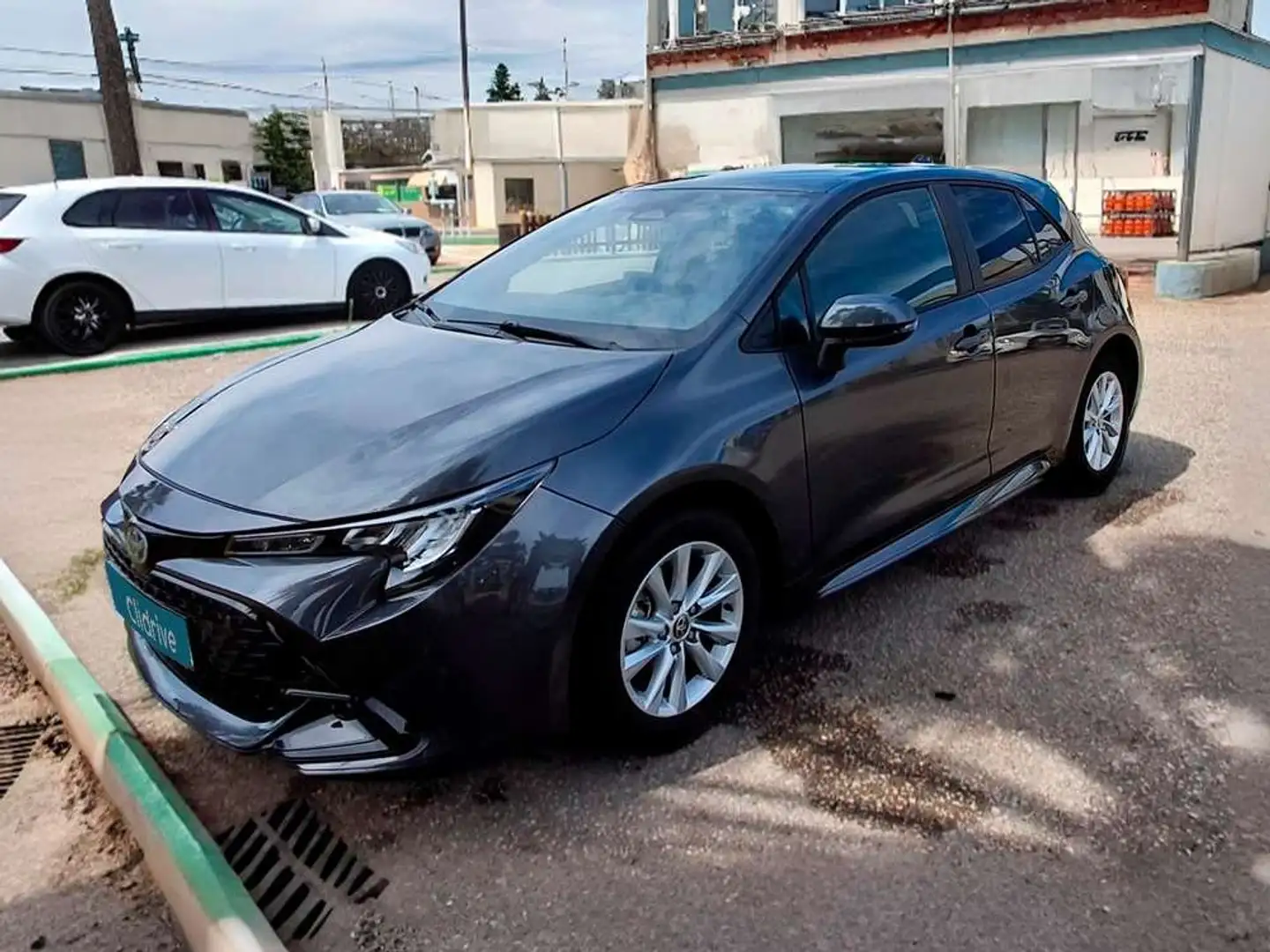 Toyota Corolla 140H Active Plus Gris - 2