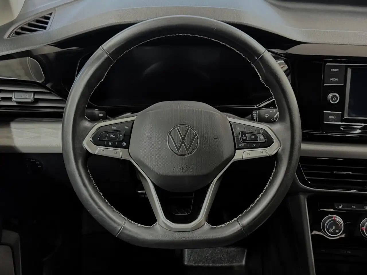 Volkswagen Taos снимка Volkswagen Taos
