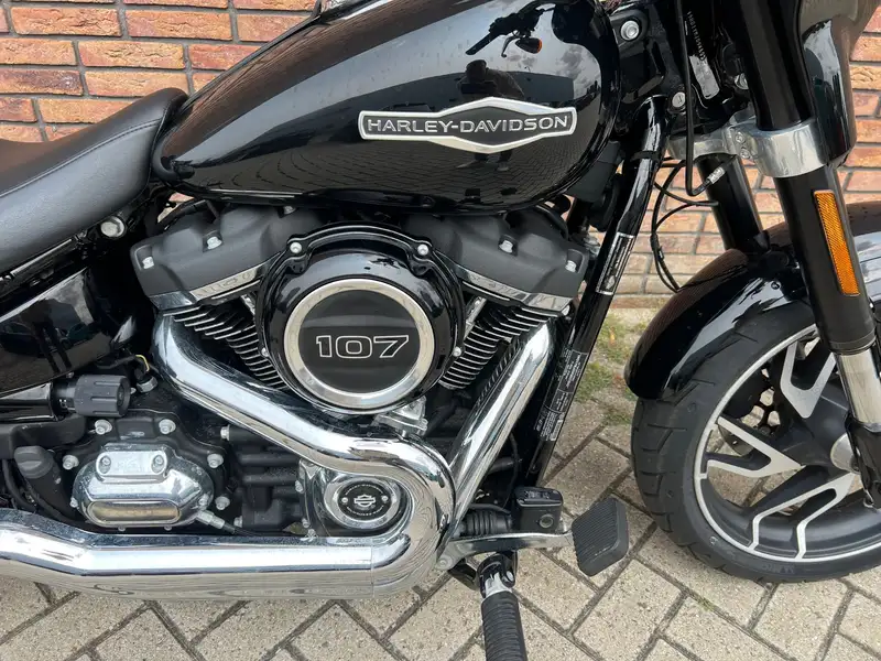 Harley-Davidson Sport Glide - foto 6