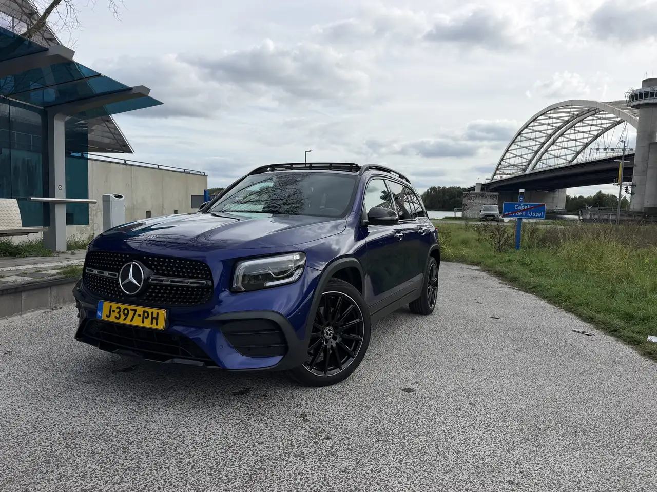 Mercedes-Benz GLB 200