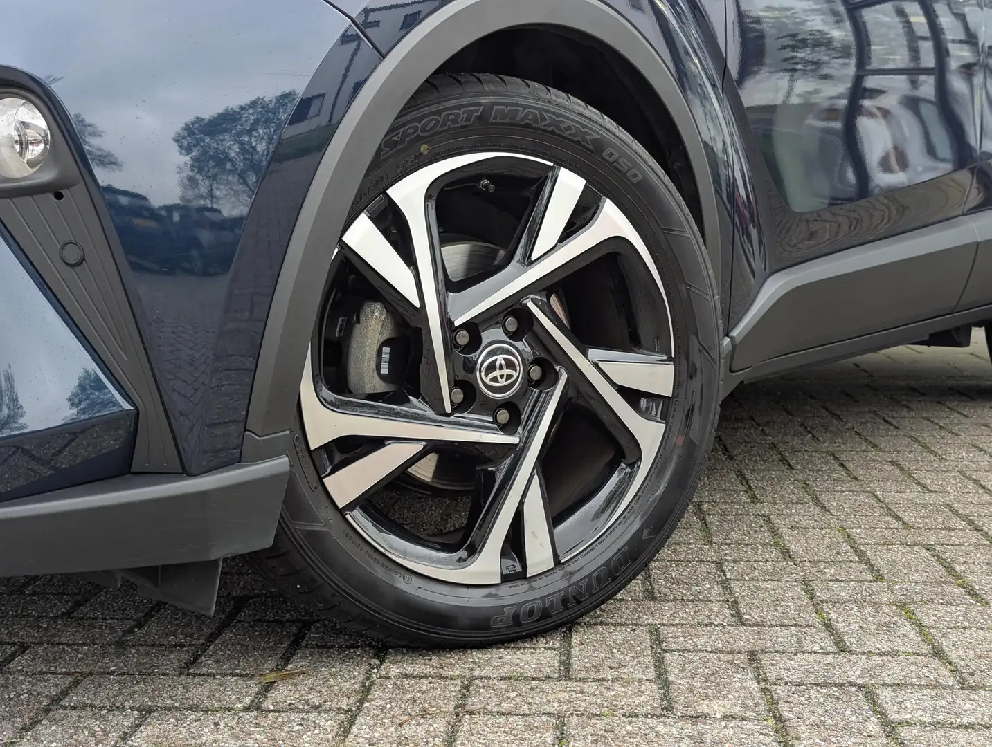 Toyota C-HR 1.8 Hybrid Dynamic | ACC | PDC V+A | BSM | Climate Blauw - 2