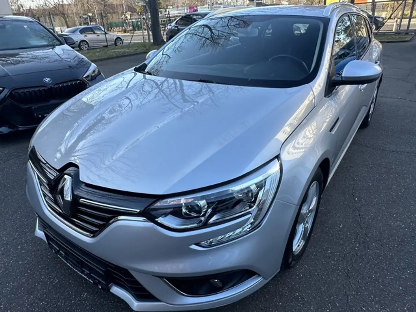 Renault Megane IV Grandtour 1.3 TCe **AUTOMATIK**NAVI** Silber - 1