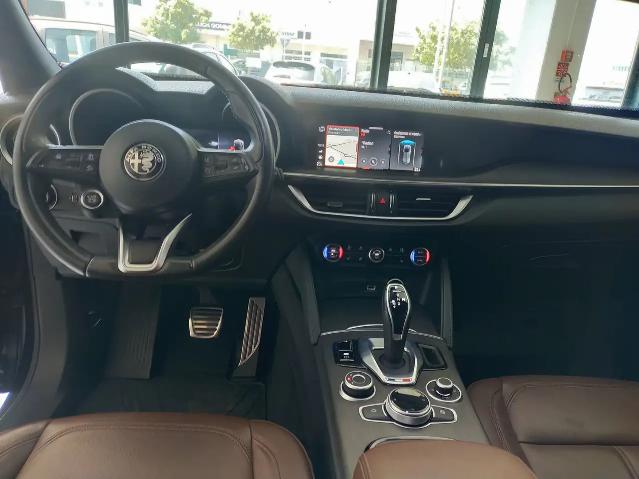 Alfa Romeo Stelvio 2023 — фото 15