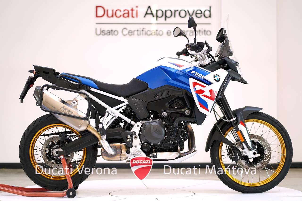 BMW F 900 GS F 900 GS Trophy da 10.990 euro