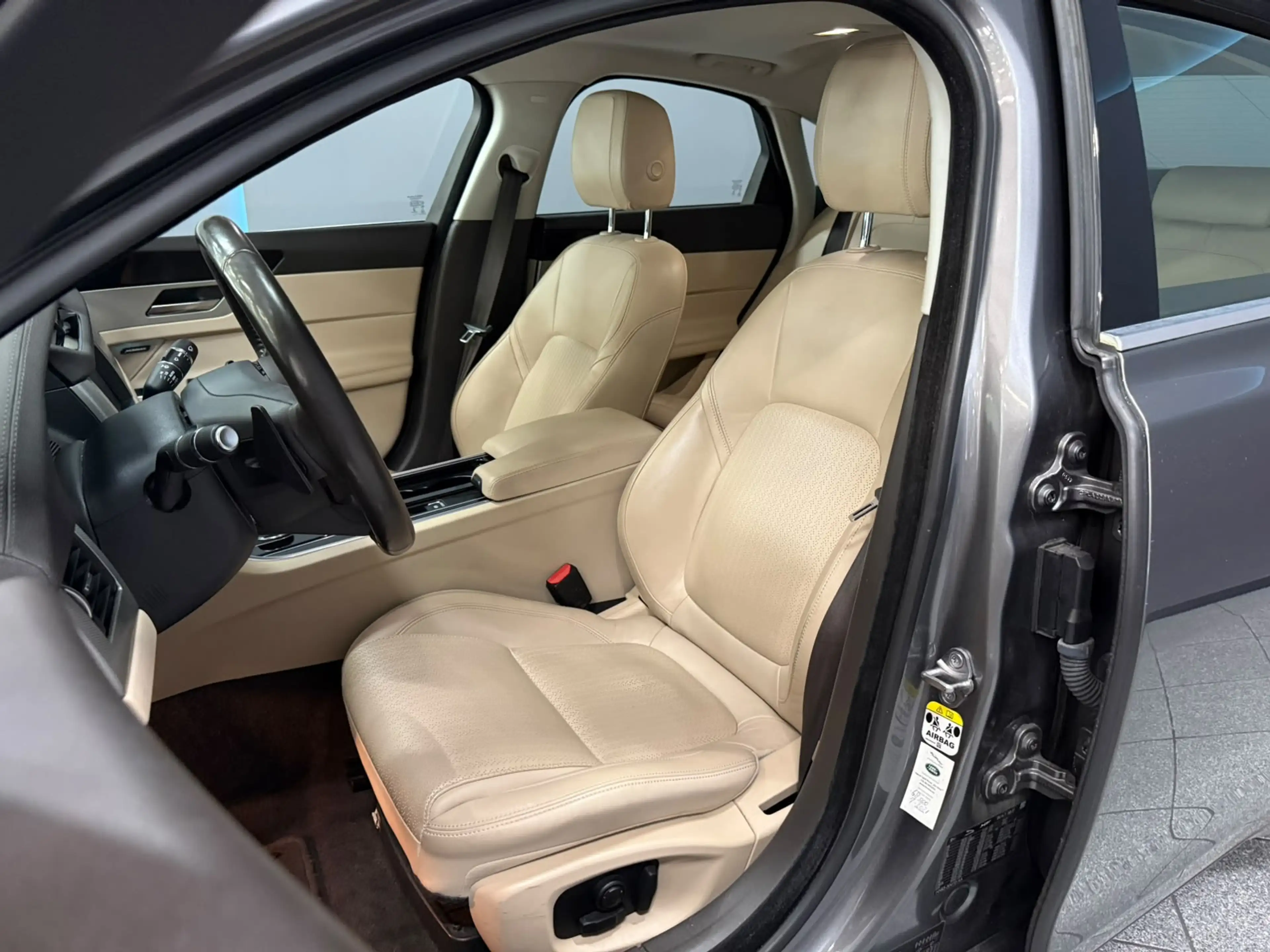Jaguar XF 2.0d Portfolio volledig dealer onderhouden — photo 12