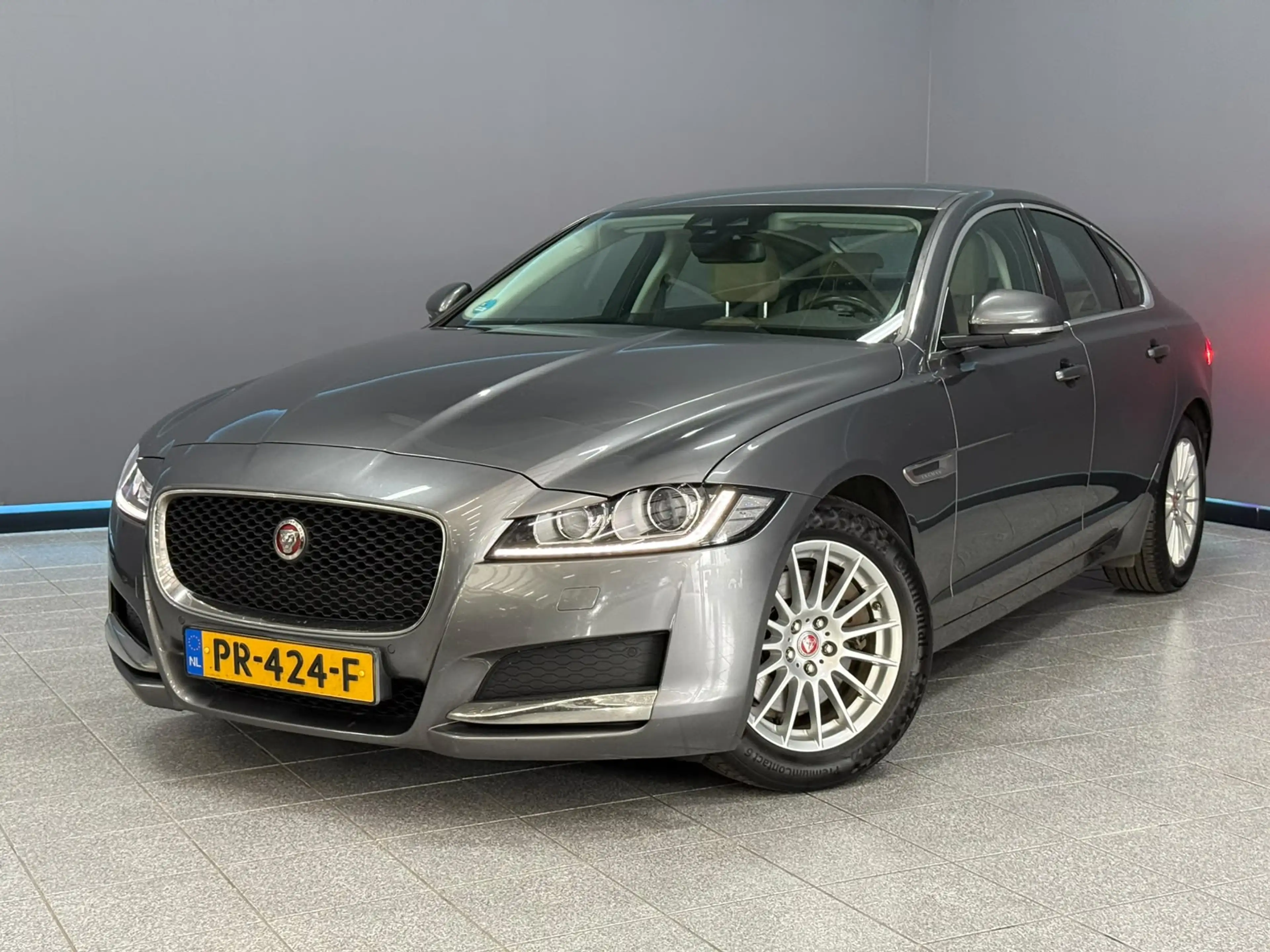 Jaguar XF 2.0d Portfolio volledig dealer onderhouden
