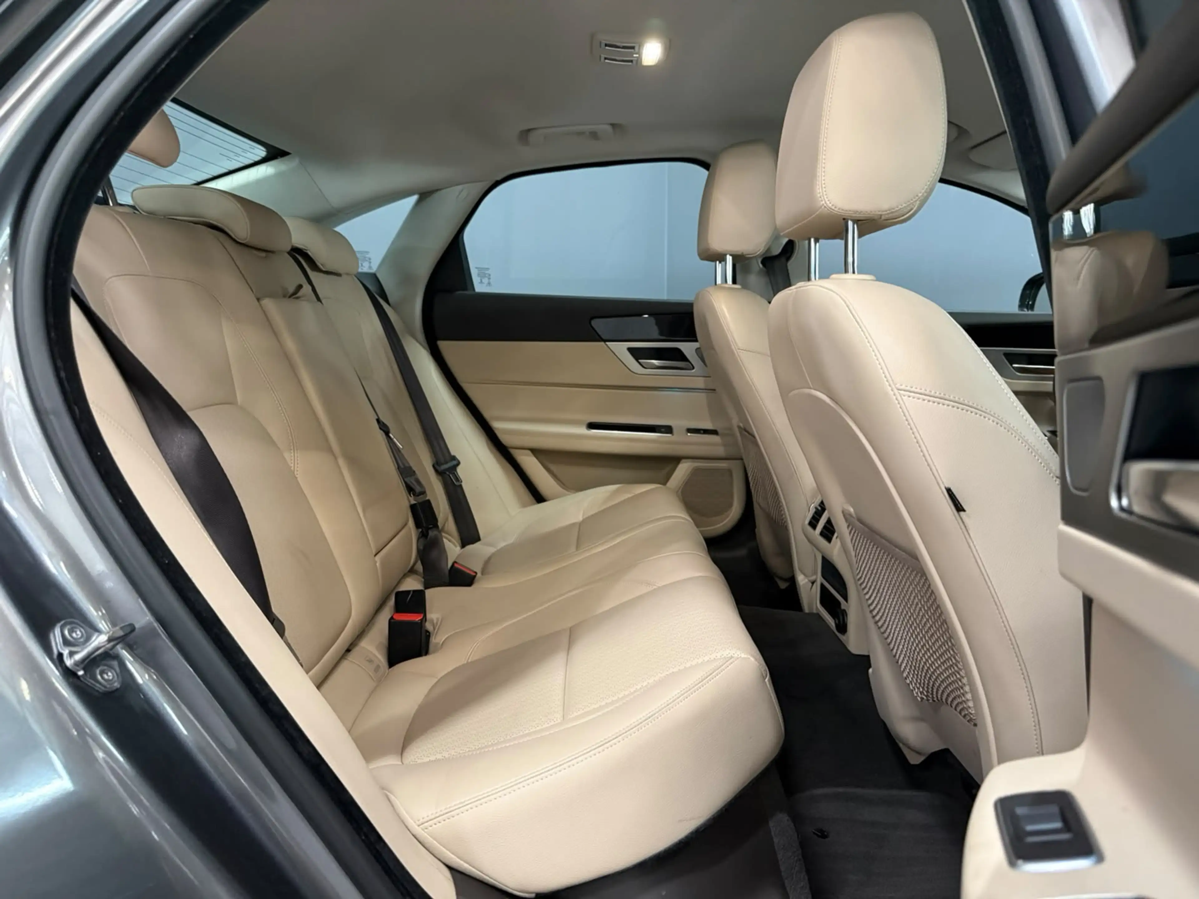 Jaguar XF 2.0d Portfolio volledig dealer onderhouden — photo 19
