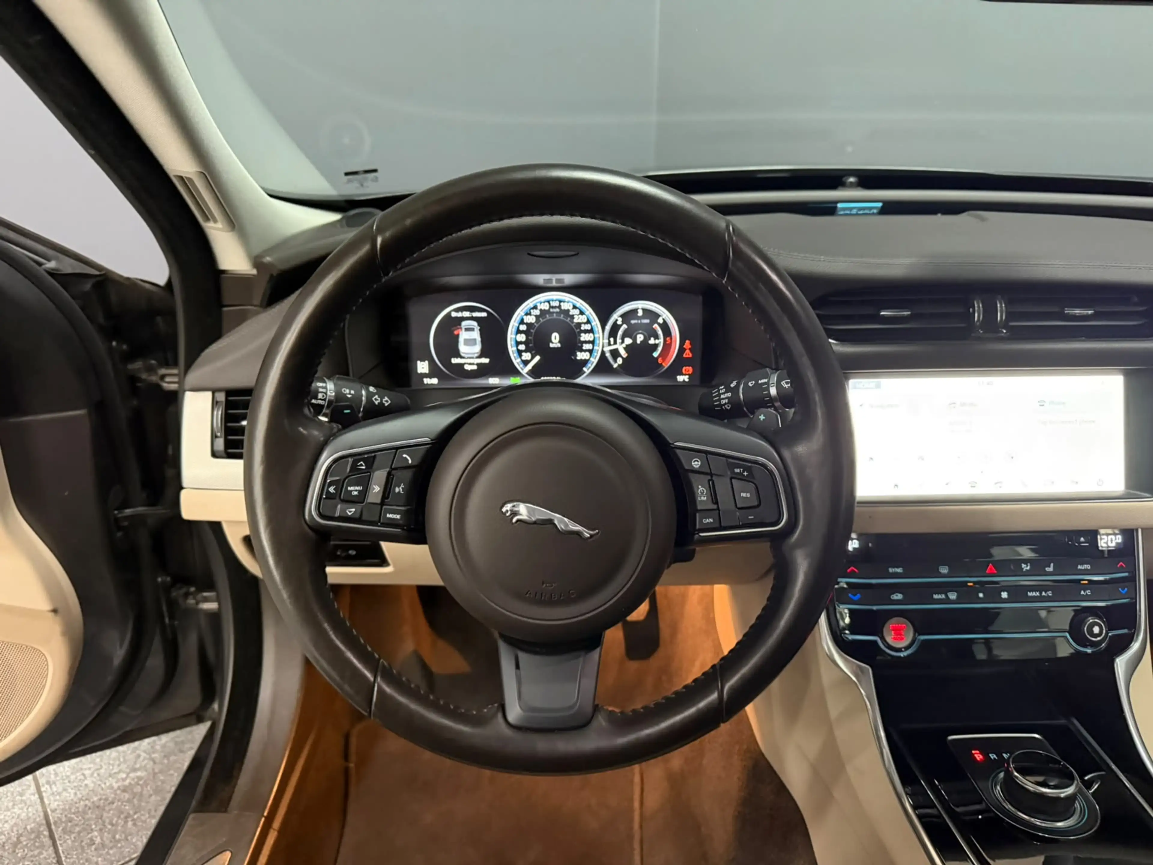 Jaguar XF 2.0d Portfolio volledig dealer onderhouden — photo 14