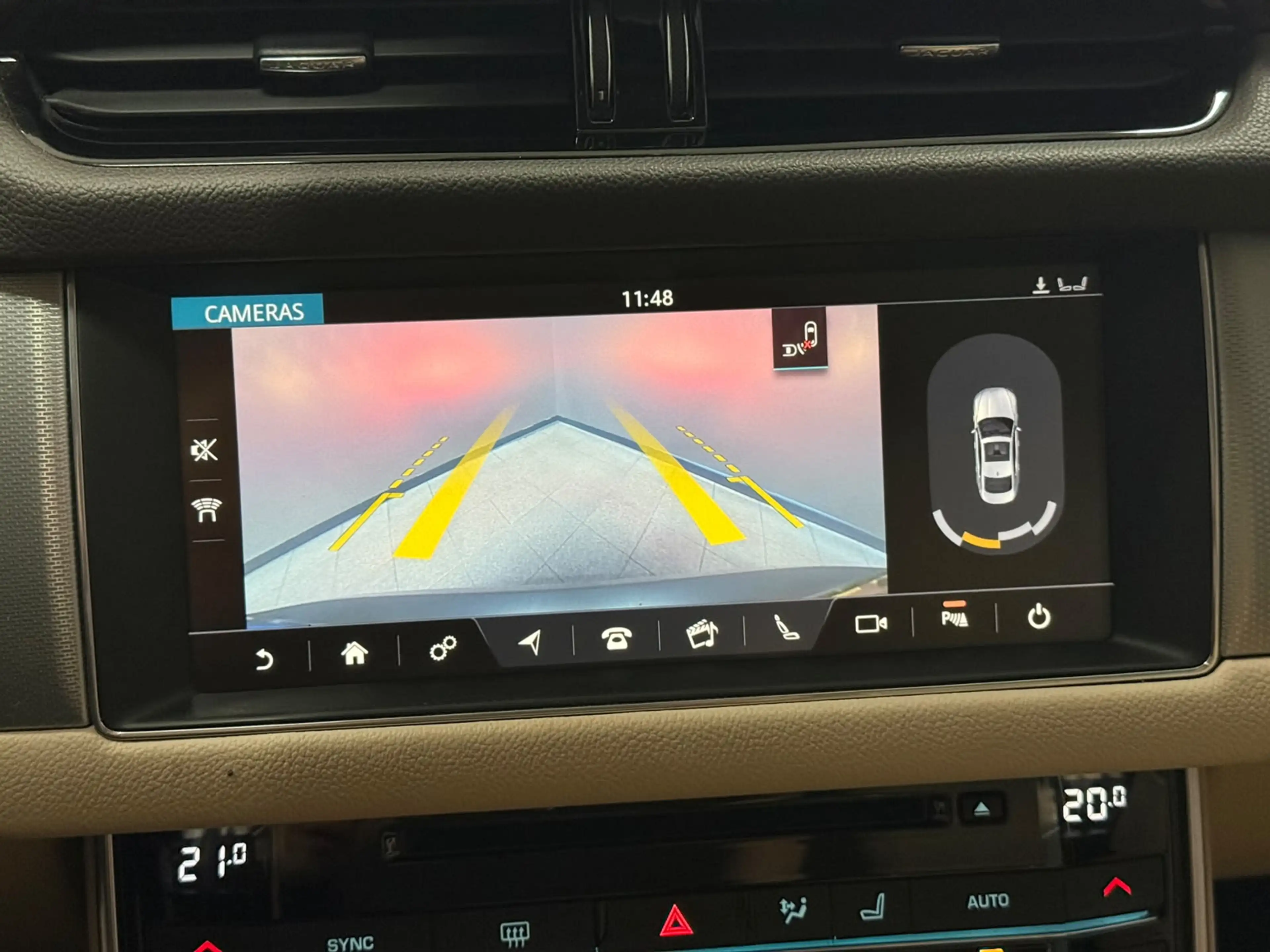 Jaguar XF 2.0d Portfolio volledig dealer onderhouden — photo 17