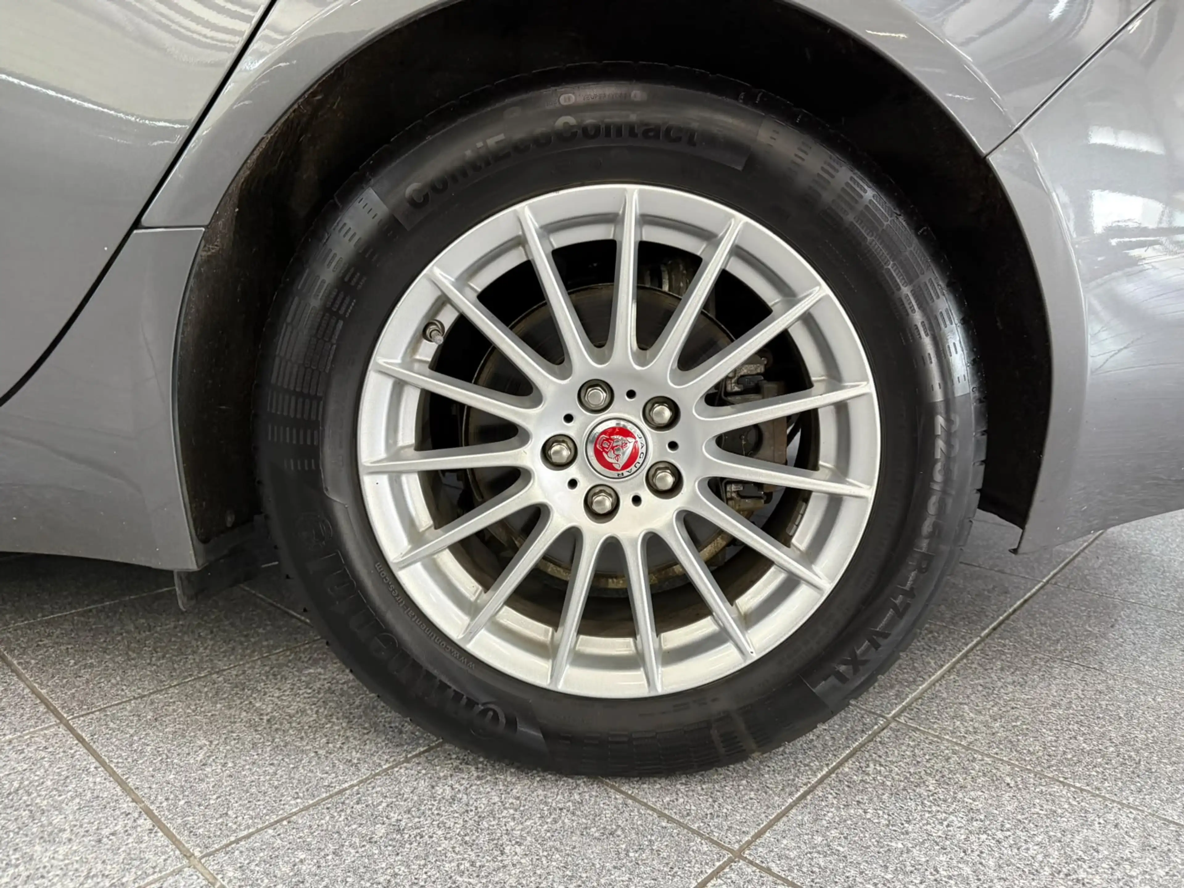 Jaguar XF 2.0d Portfolio volledig dealer onderhouden — photo 8