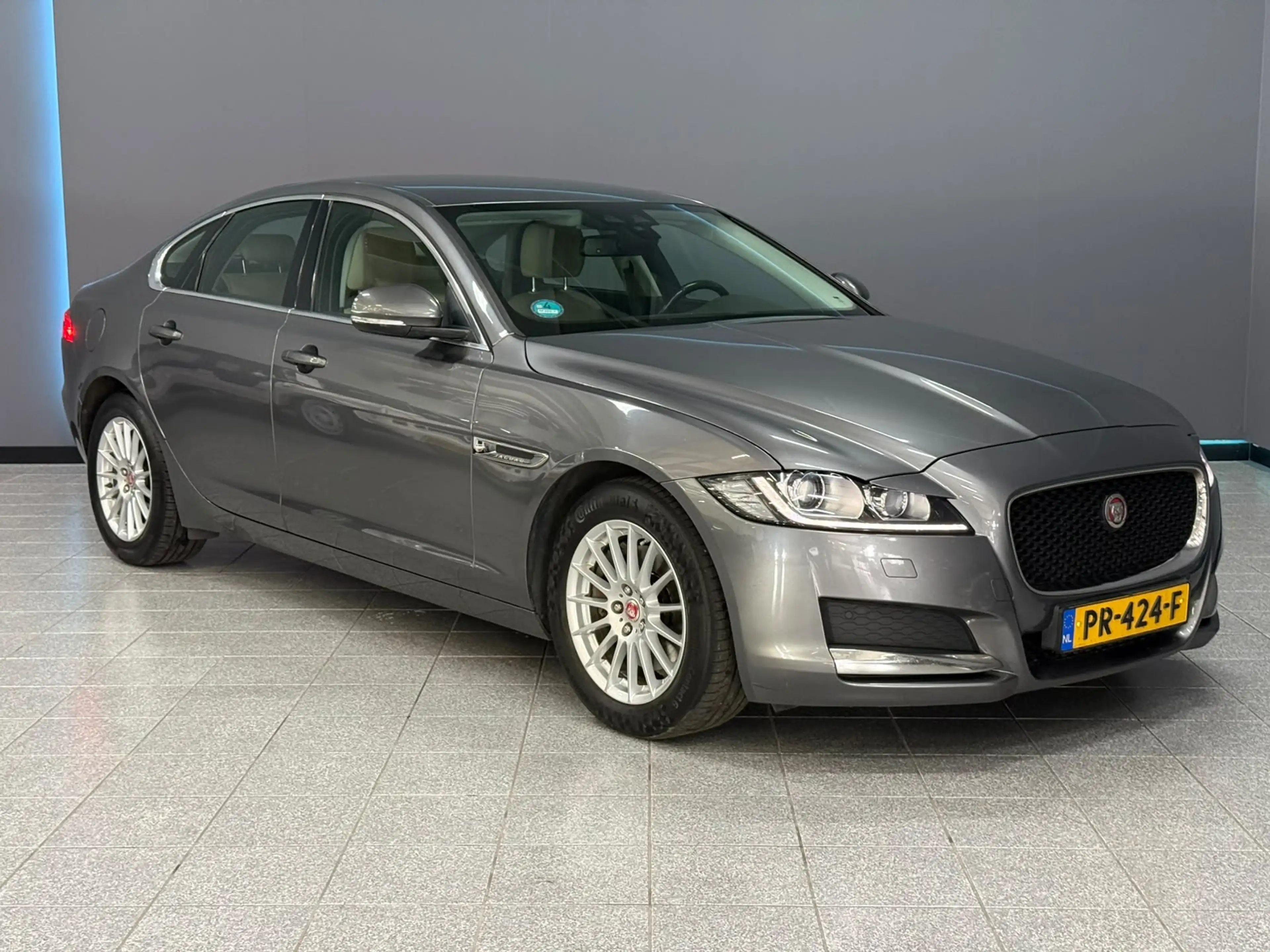Jaguar XF 2.0d Portfolio volledig dealer onderhouden — photo 24