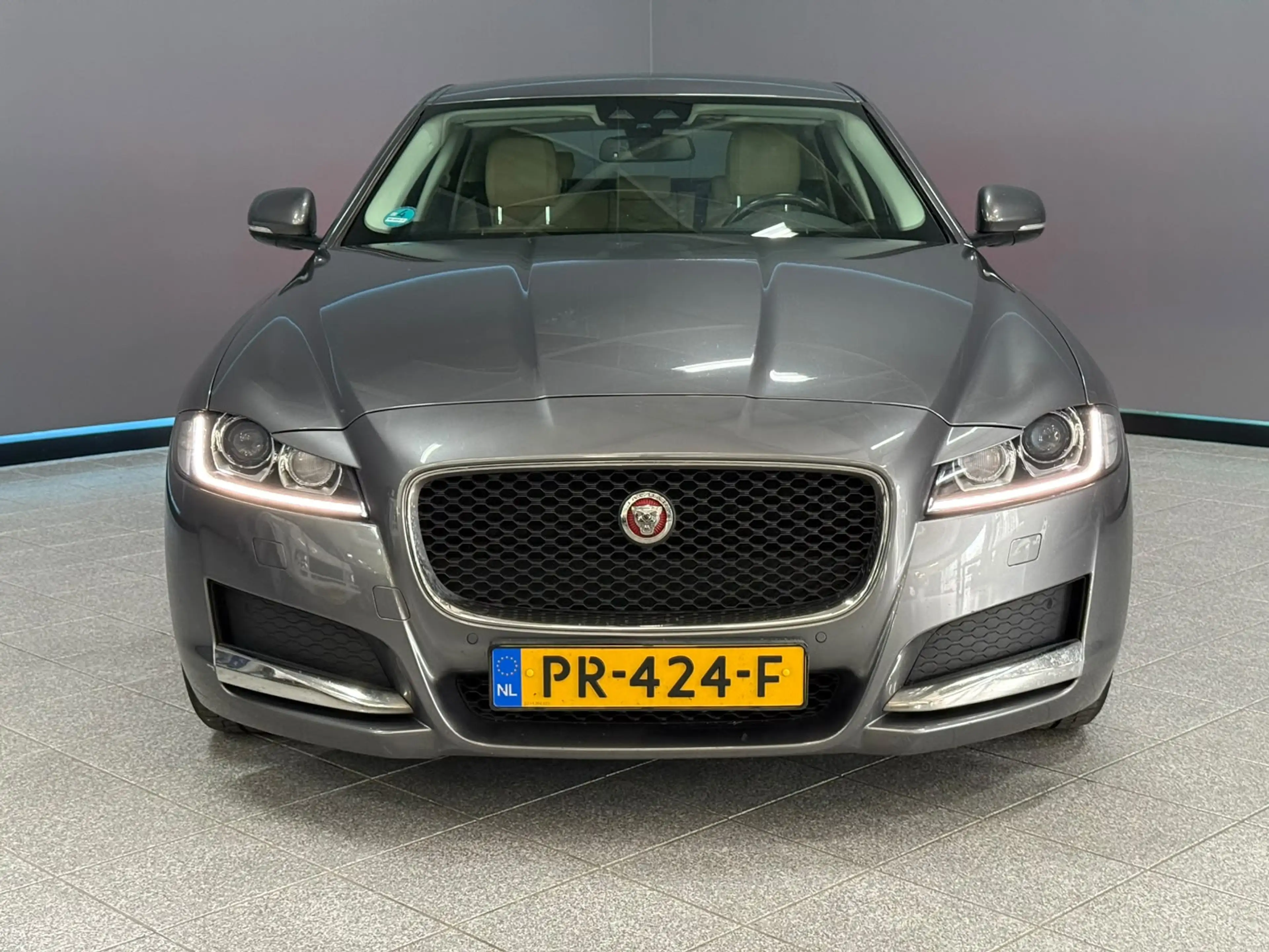 Jaguar XF 2.0d Portfolio volledig dealer onderhouden — photo 4