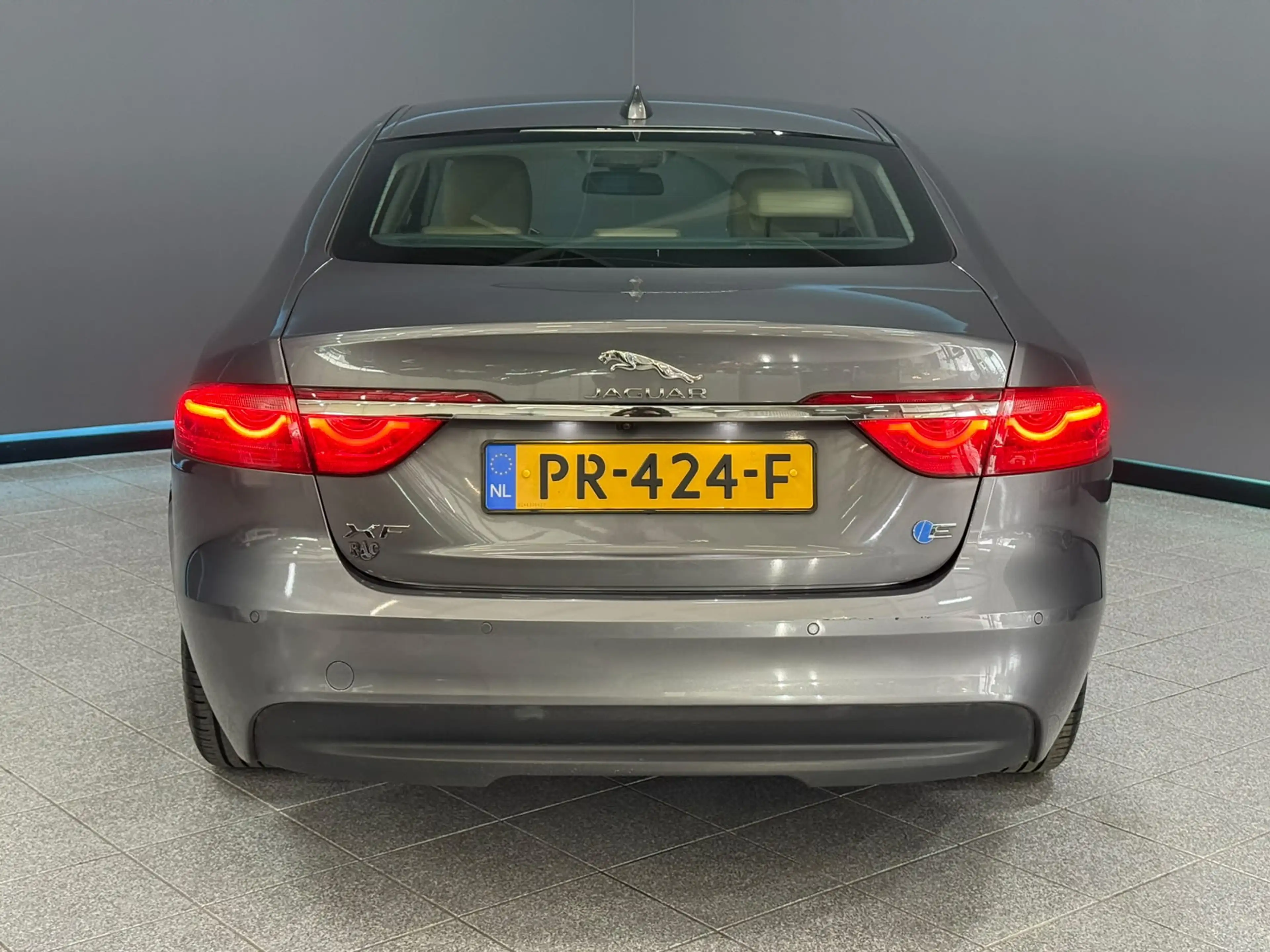 Jaguar XF 2.0d Portfolio volledig dealer onderhouden — photo 6