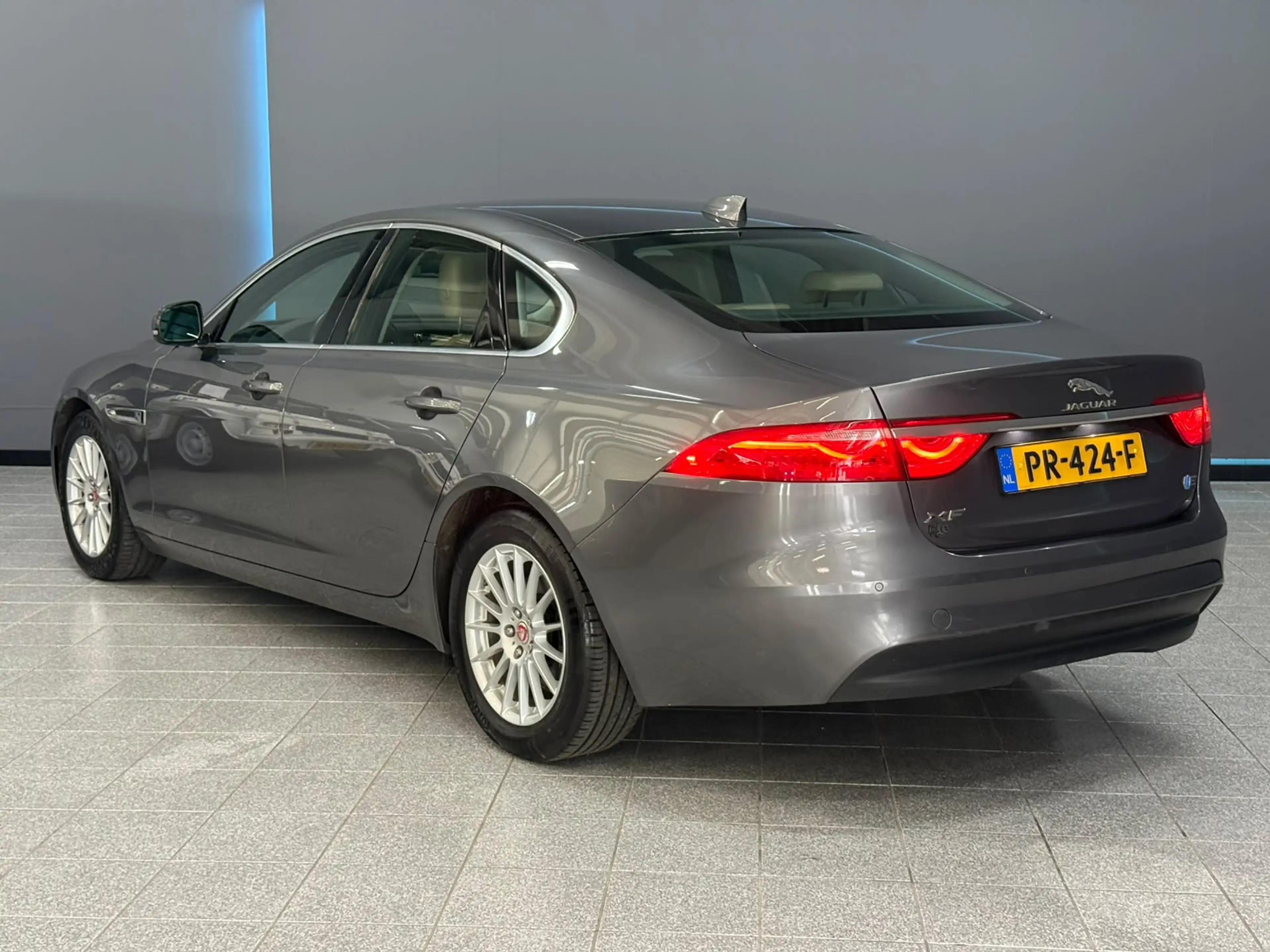 Jaguar XF 2.0d Portfolio volledig dealer onderhouden — photo 21