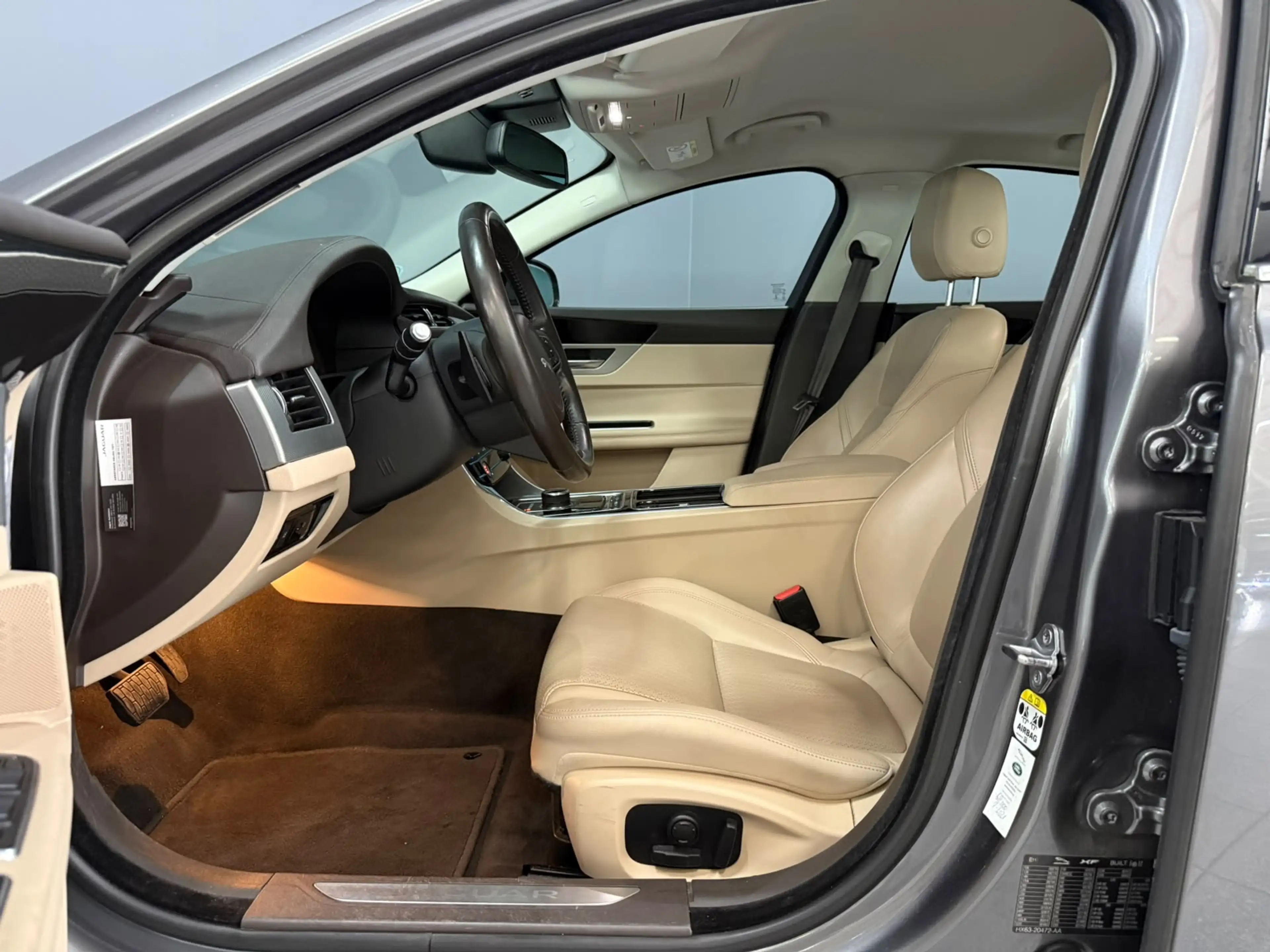 Jaguar XF 2.0d Portfolio volledig dealer onderhouden — photo 10