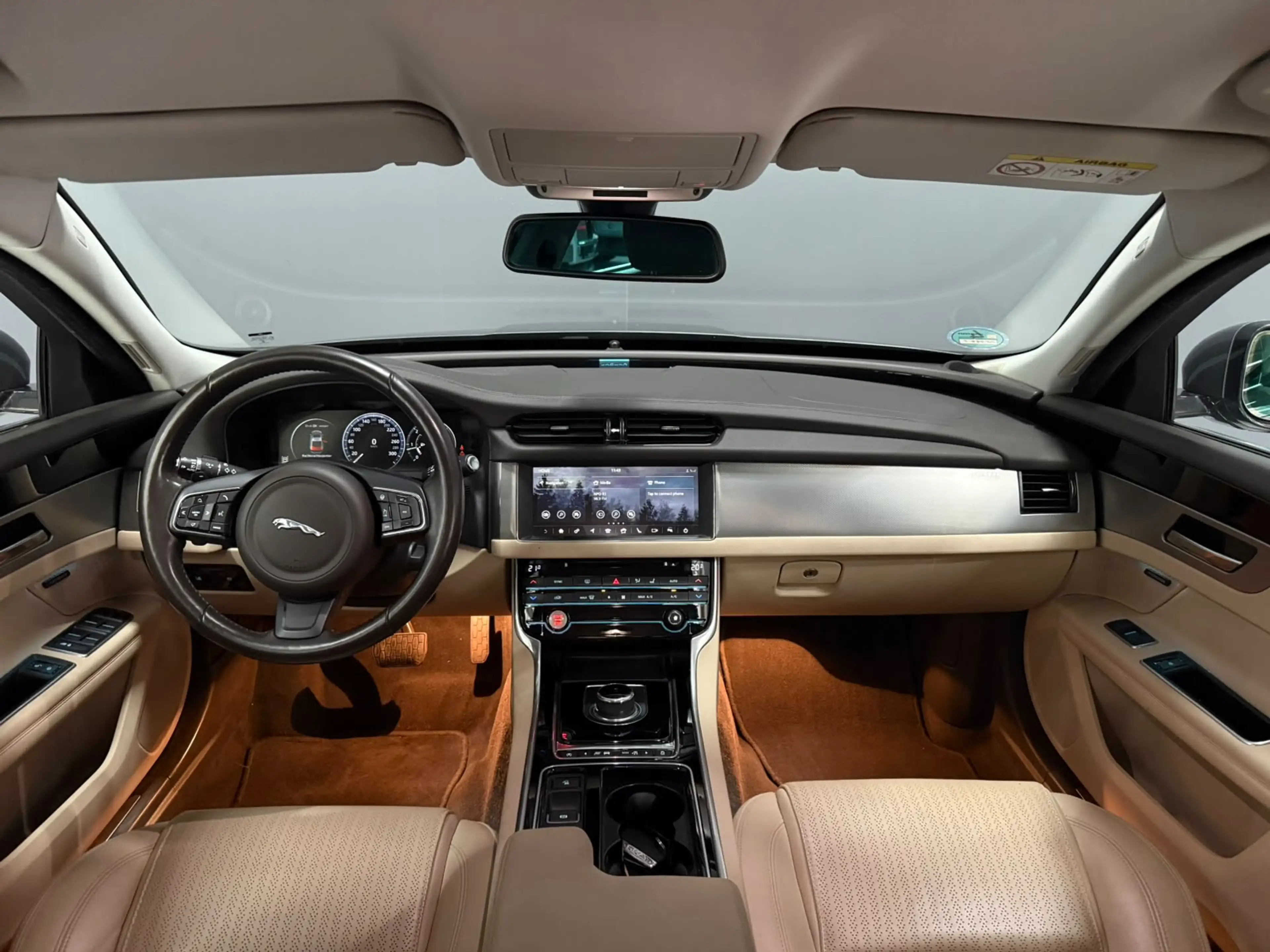 Jaguar XF 2.0d Portfolio volledig dealer onderhouden — photo 13