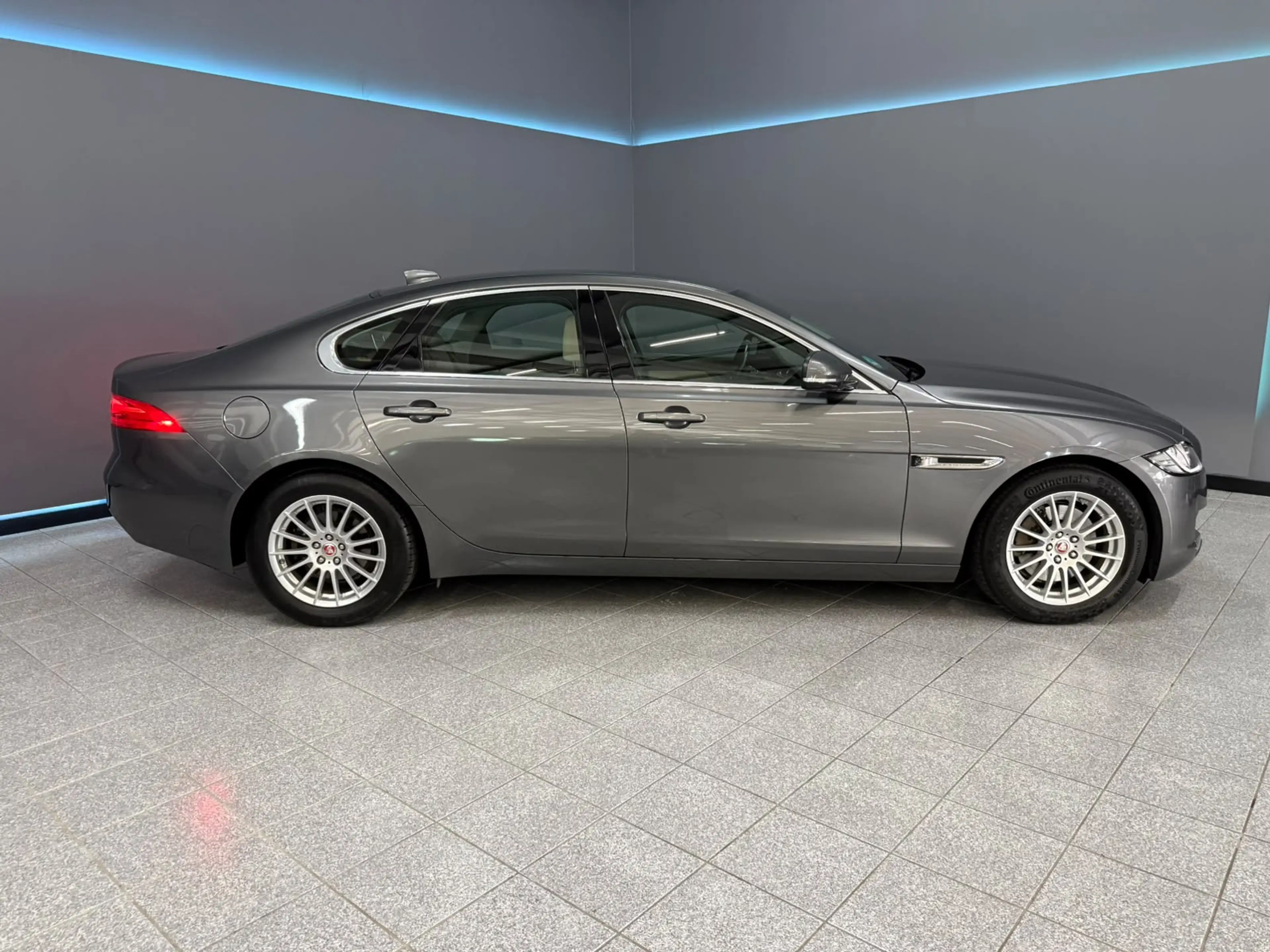 Jaguar XF 2.0d Portfolio volledig dealer onderhouden — photo 5