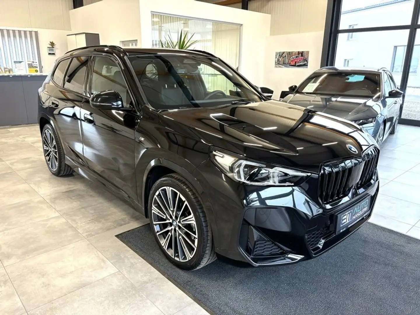 BMW X1 23 d xDrive M-Sport *LED*PDC*NAV*AHK* Schwarz - 1