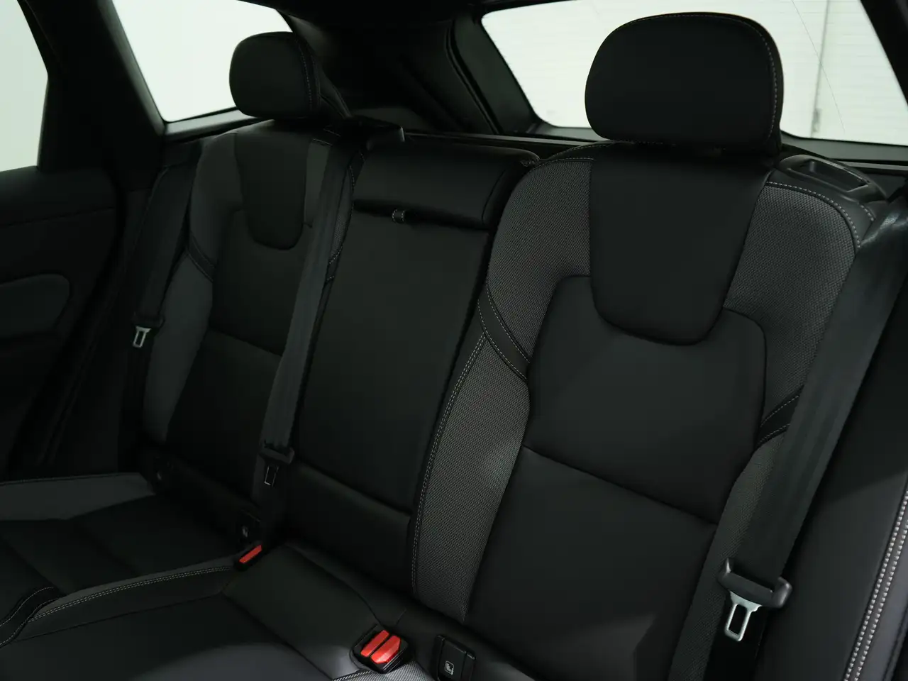 Volvo XC60 2.0 T8 RECHARGE AWD 455PK PLUS BLACK EDITION AUT8, миниатюра 5