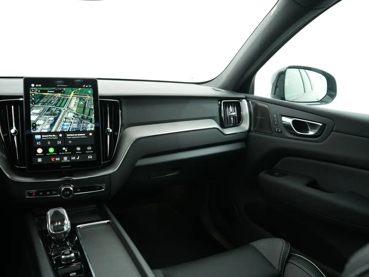Volvo XC60 2.0 T8 RECHARGE AWD 455PK PLUS BLACK EDITION AUT8, миниатюра 13
