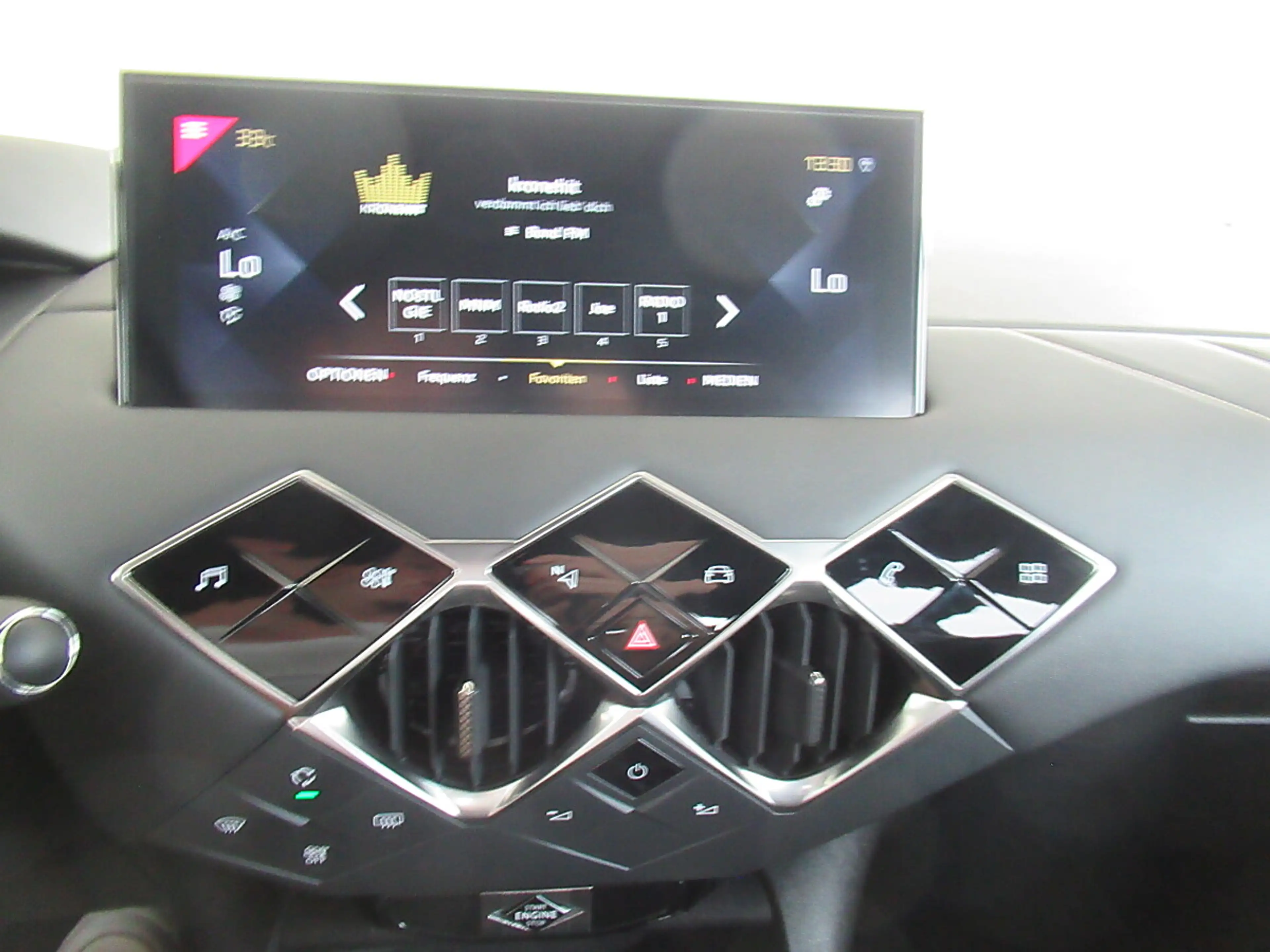 DS Automobiles DS 3 DS3 Crossback PureTech 100 S&S Manuell Bastille — photo 13